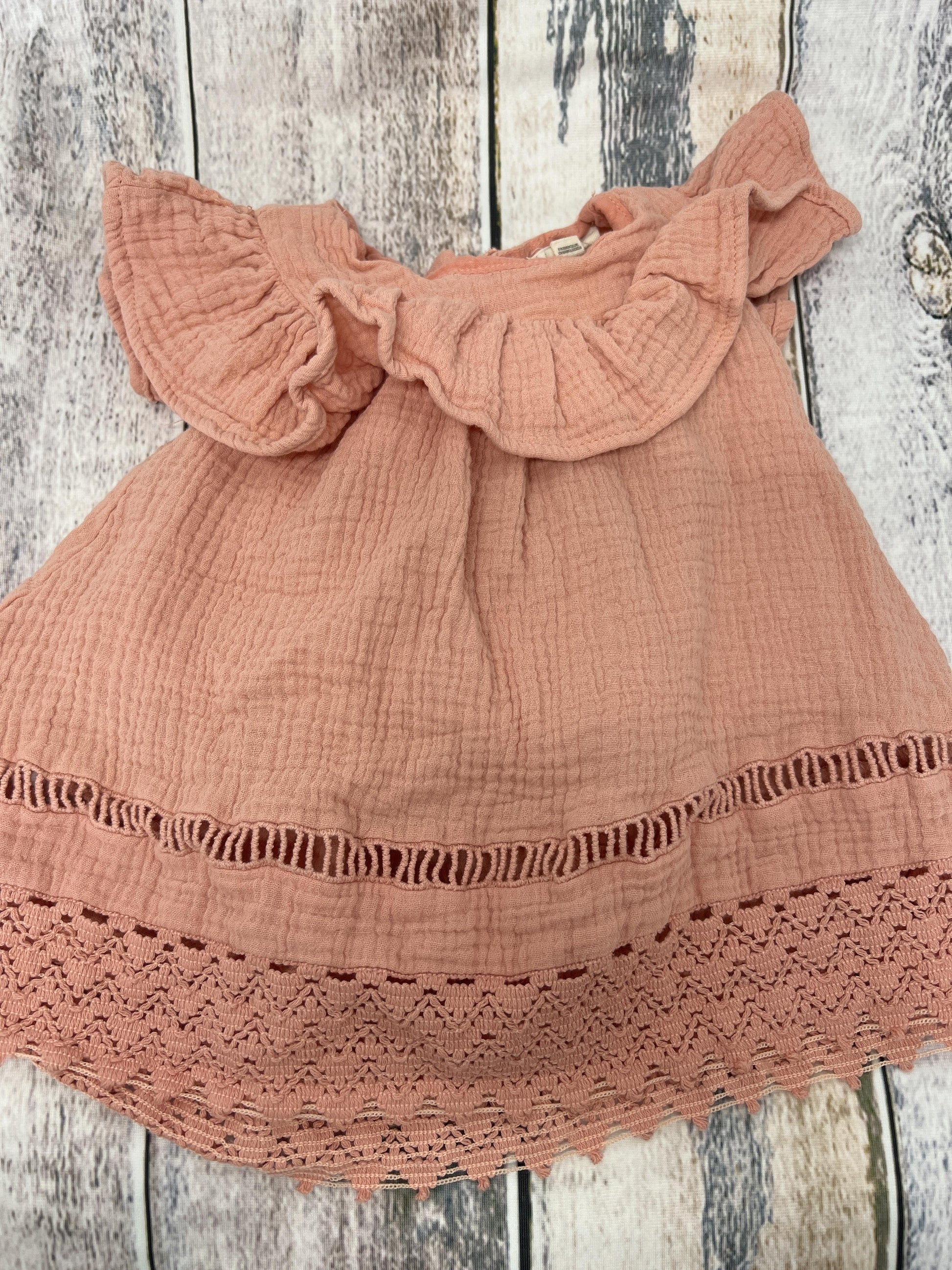 Girls pink Shirt Size: 2T pink