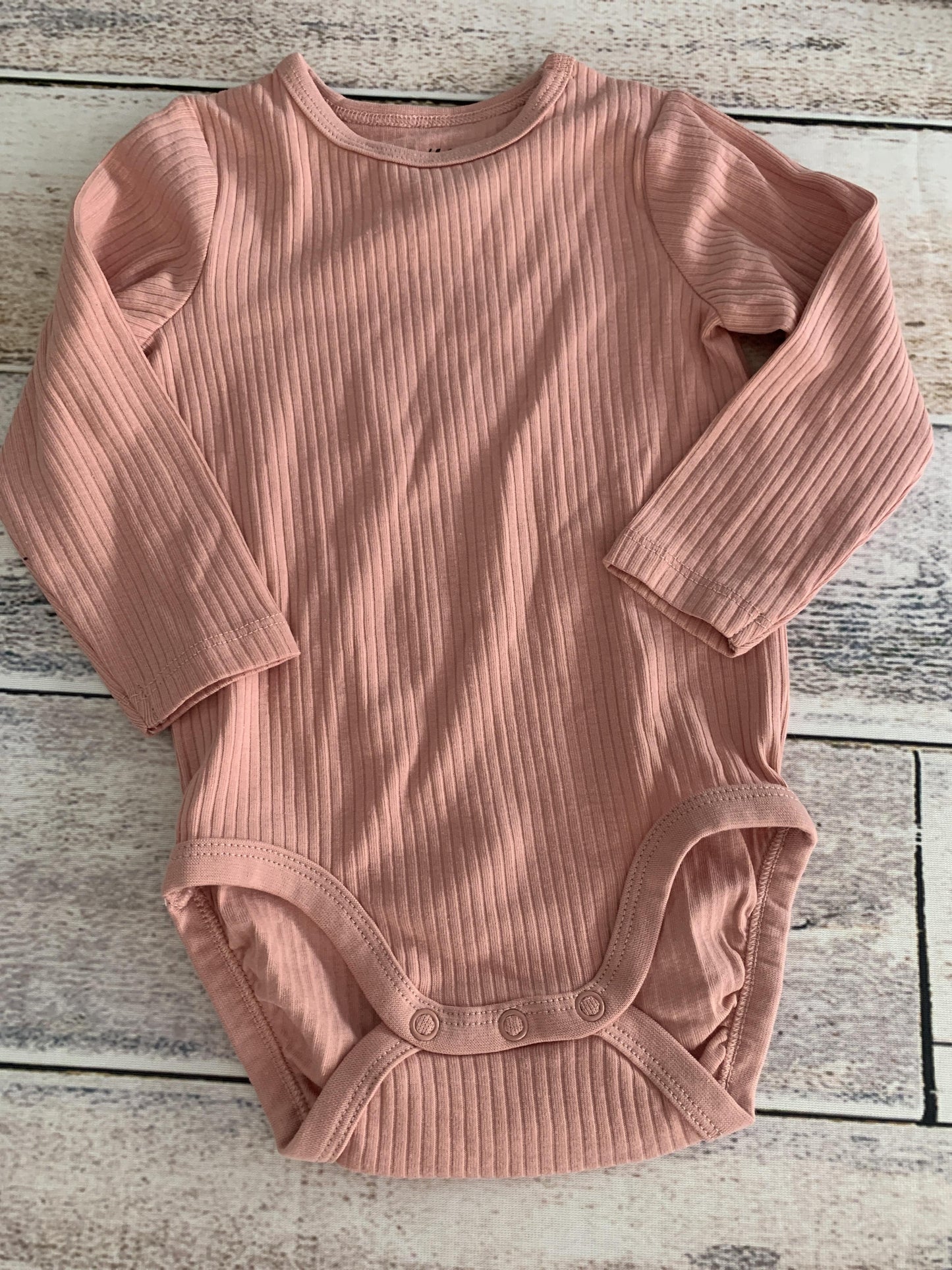 H&M Girls pink Onesie Size: 9 months pink