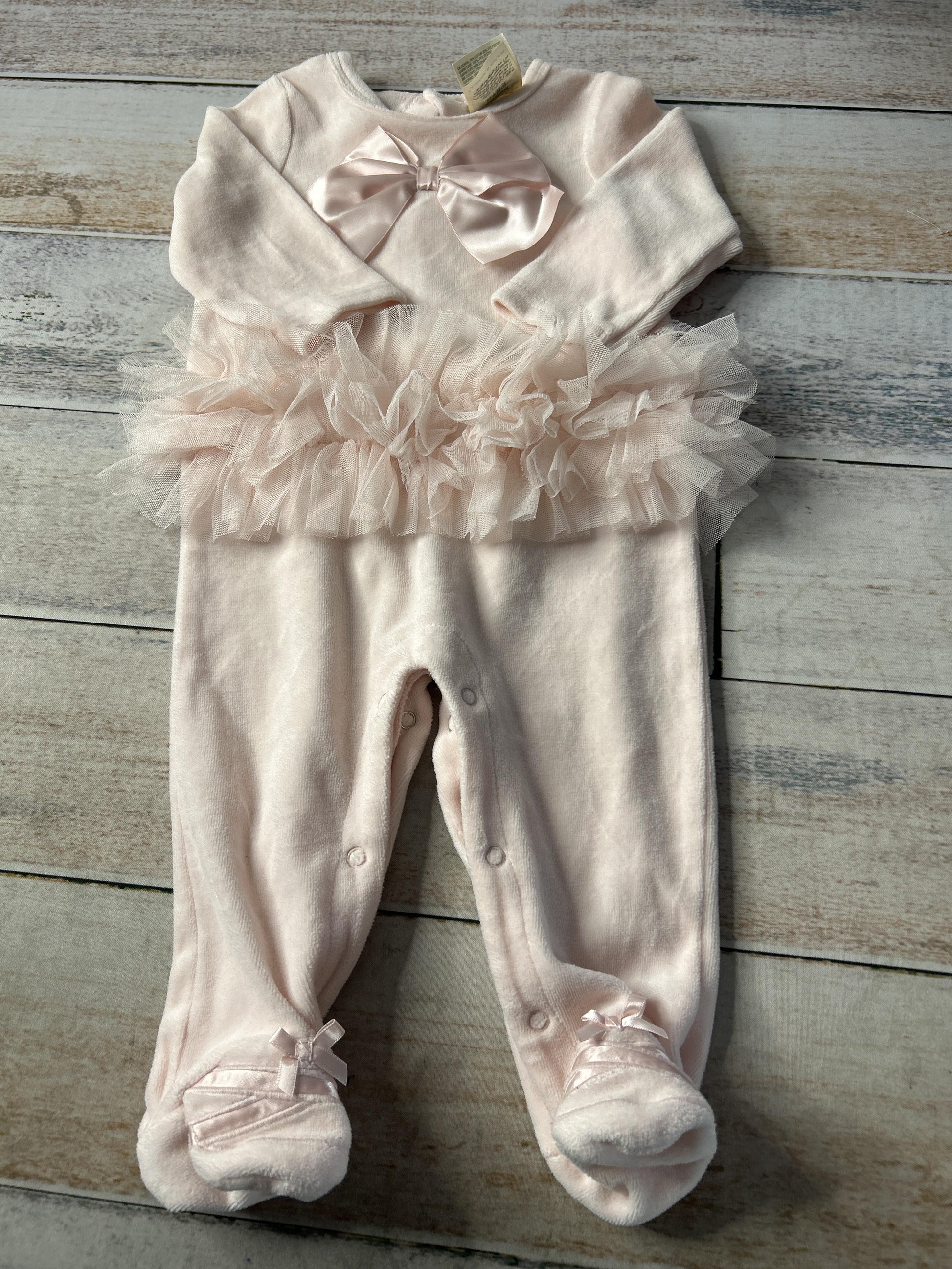 First Impressions Girls pink Long Sleeve Outfit Size: 6-9 months pink