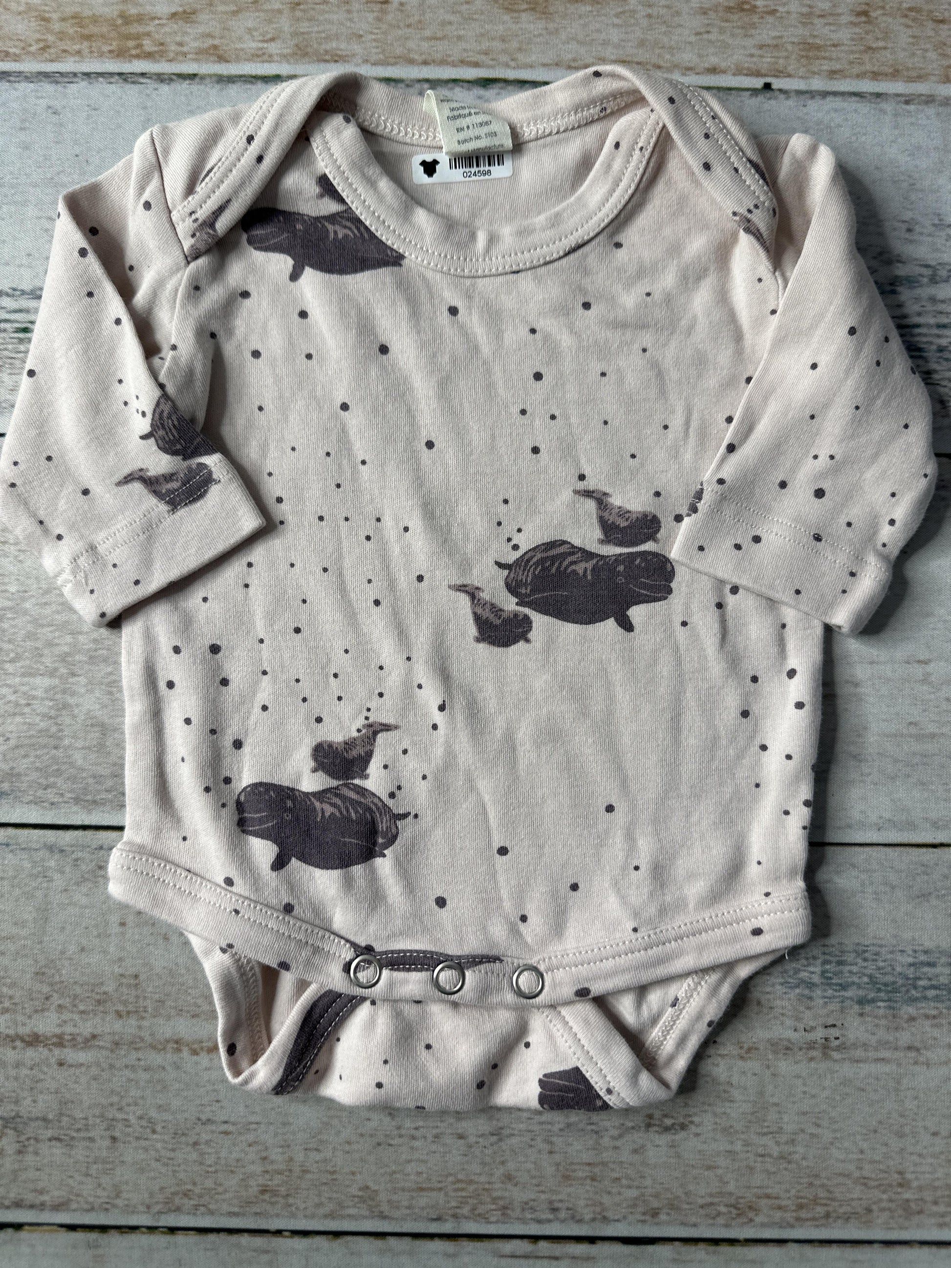 Kate Quinn Girls pink Onesie Size: 0-3 months pink