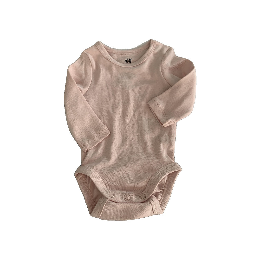 H&M Girls pink Onesie Size: Newborn pink