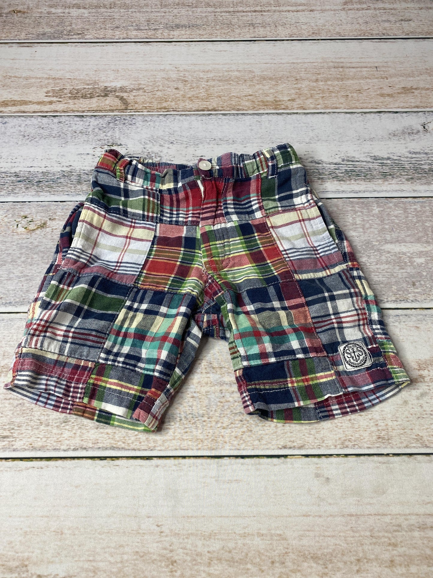 Boys plaid Shorts Size: 24 months plaid