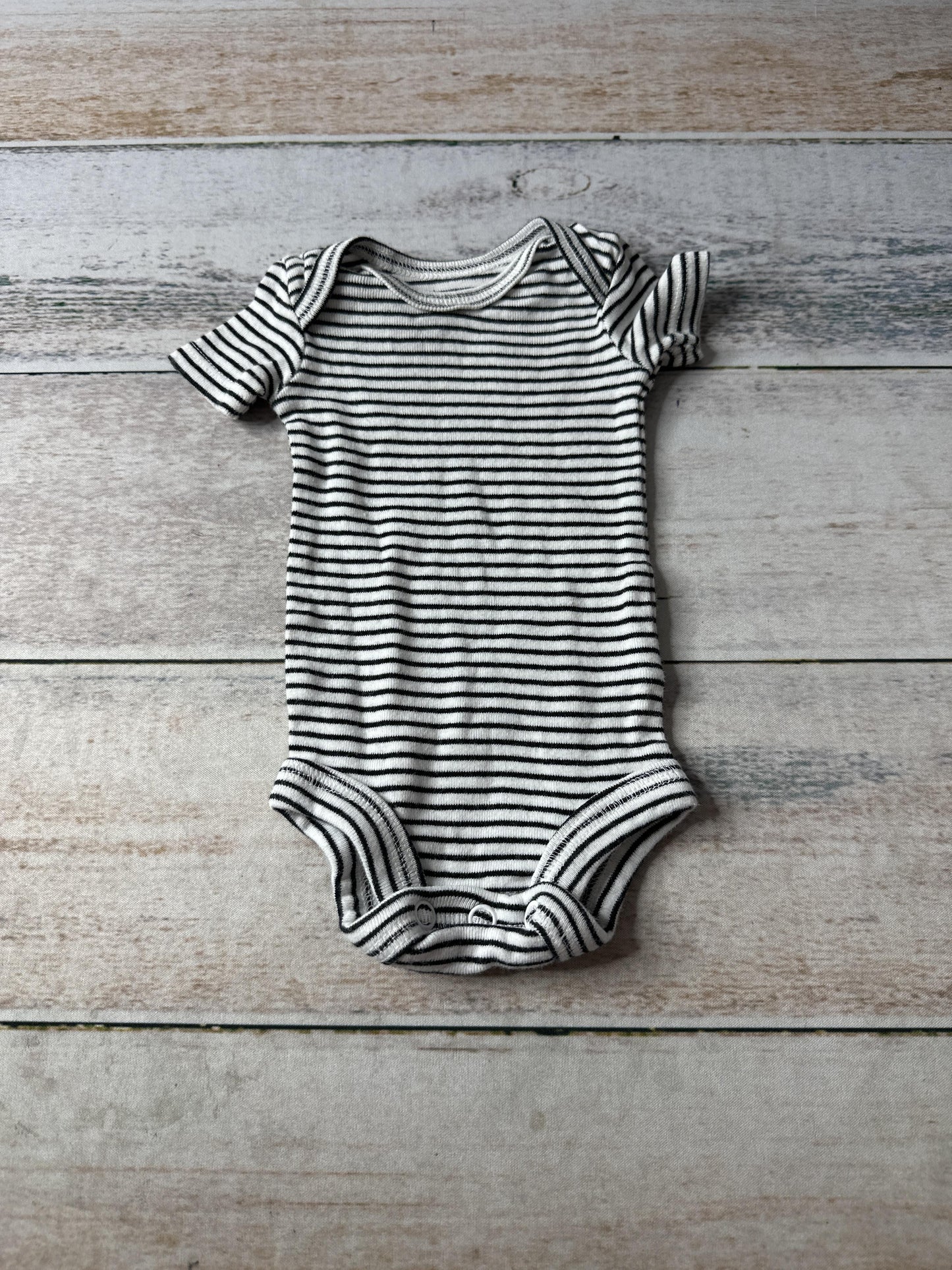 Carters Unisex Onesie Size: Preemie