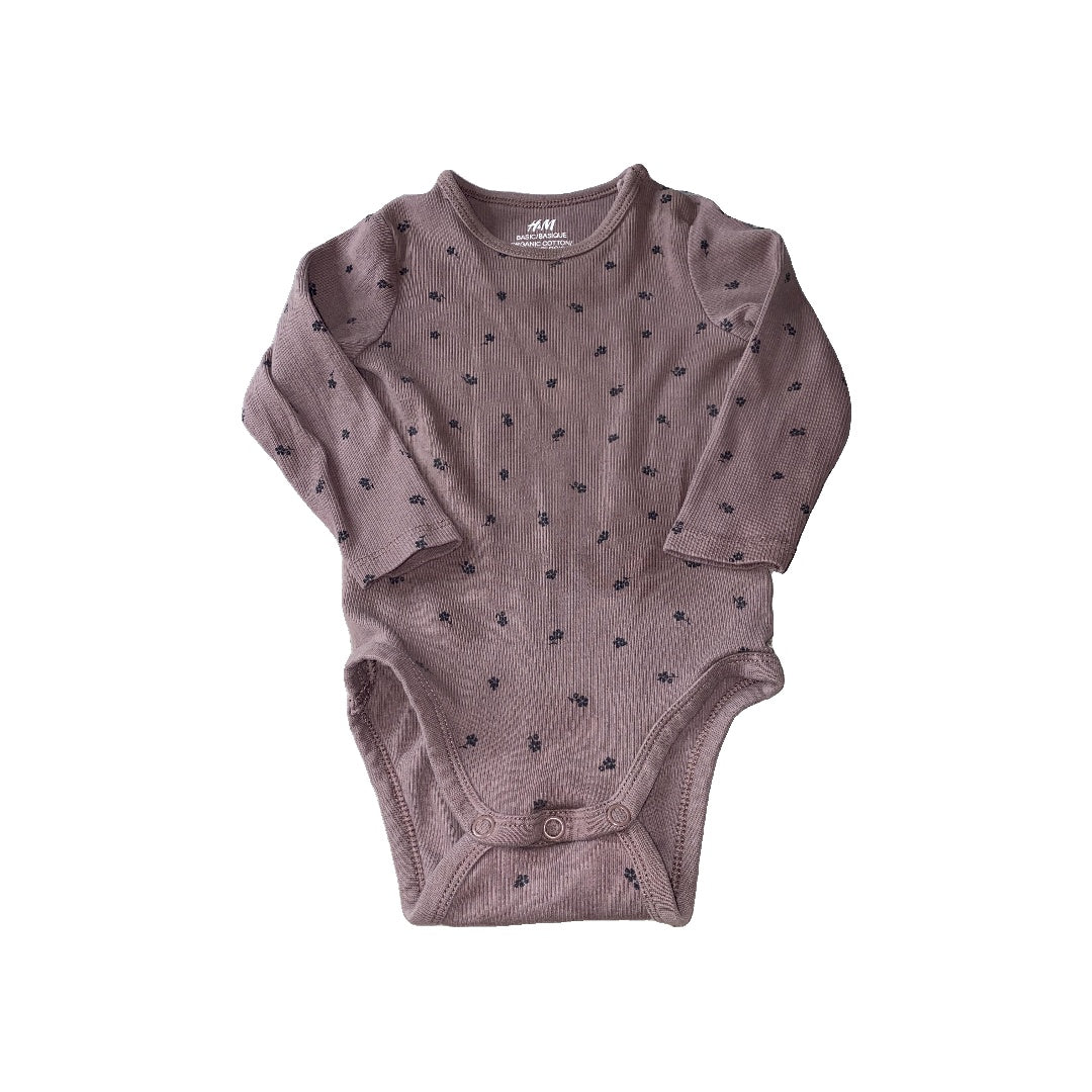 H&M Girls purple | Black | Flowers Onesie Size: 9 months purple | Black | Flowers