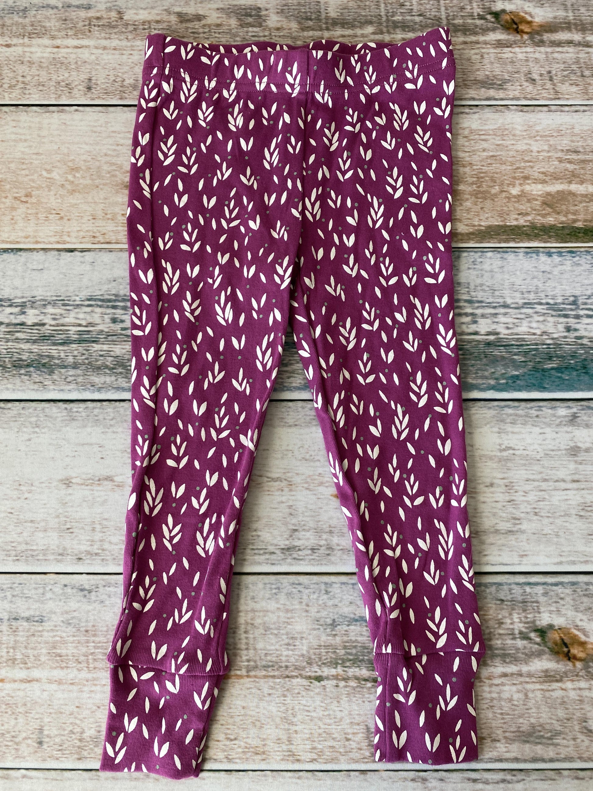 Oliver & Rain Girls purple | White | Flowers Pajamas Size: 3T purple | White | Flowers