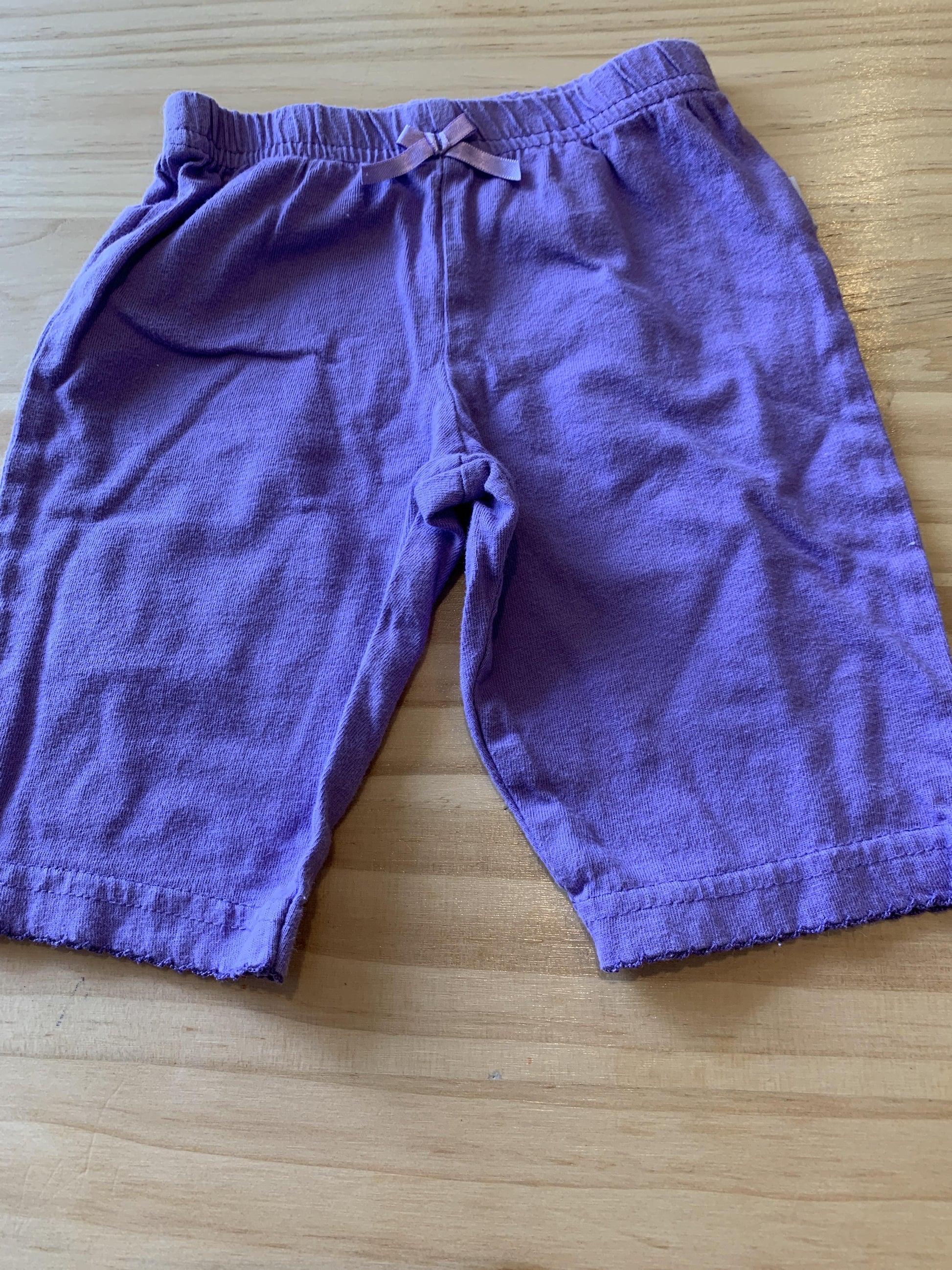 Girls purple Pants Size: 0-3 months purple