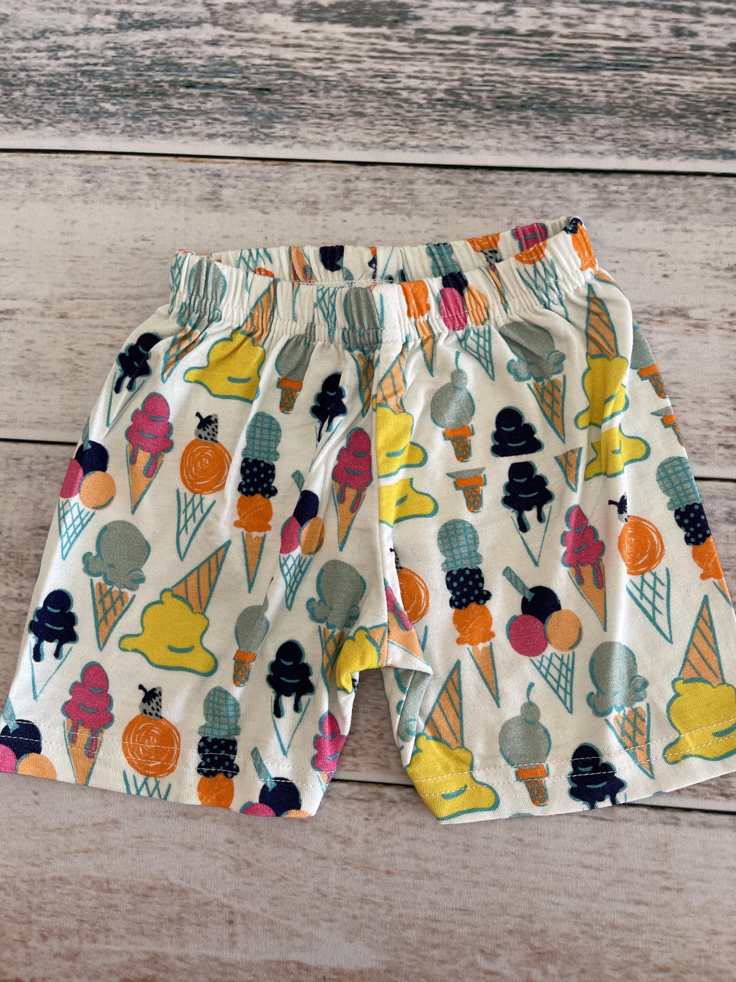 Clover Baby & Kids Girls Rainbow Pajamas Size: 18-24 months Rainbow