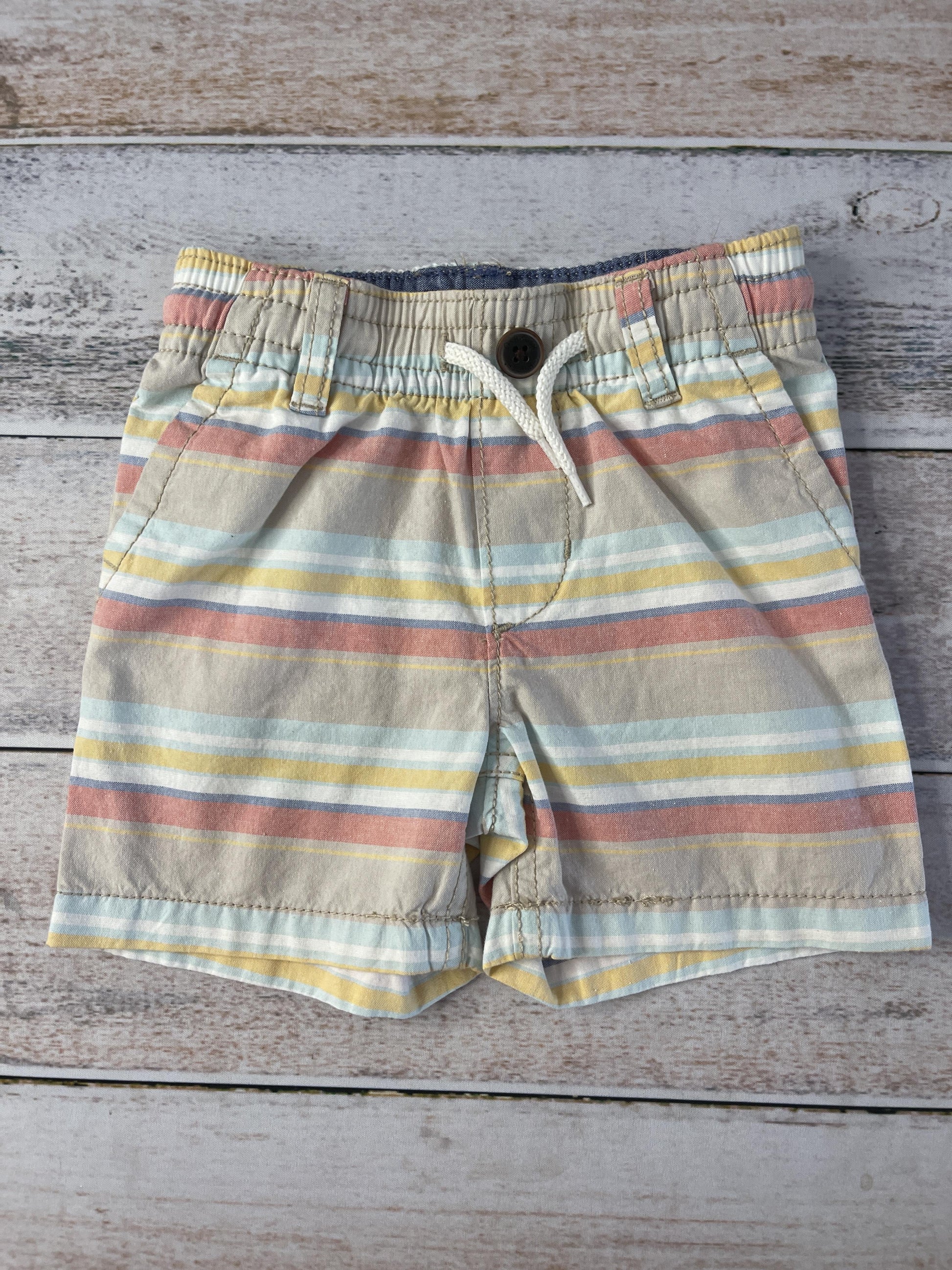 OshKosh Boys Rainbow Shorts Size: 2T Rainbow