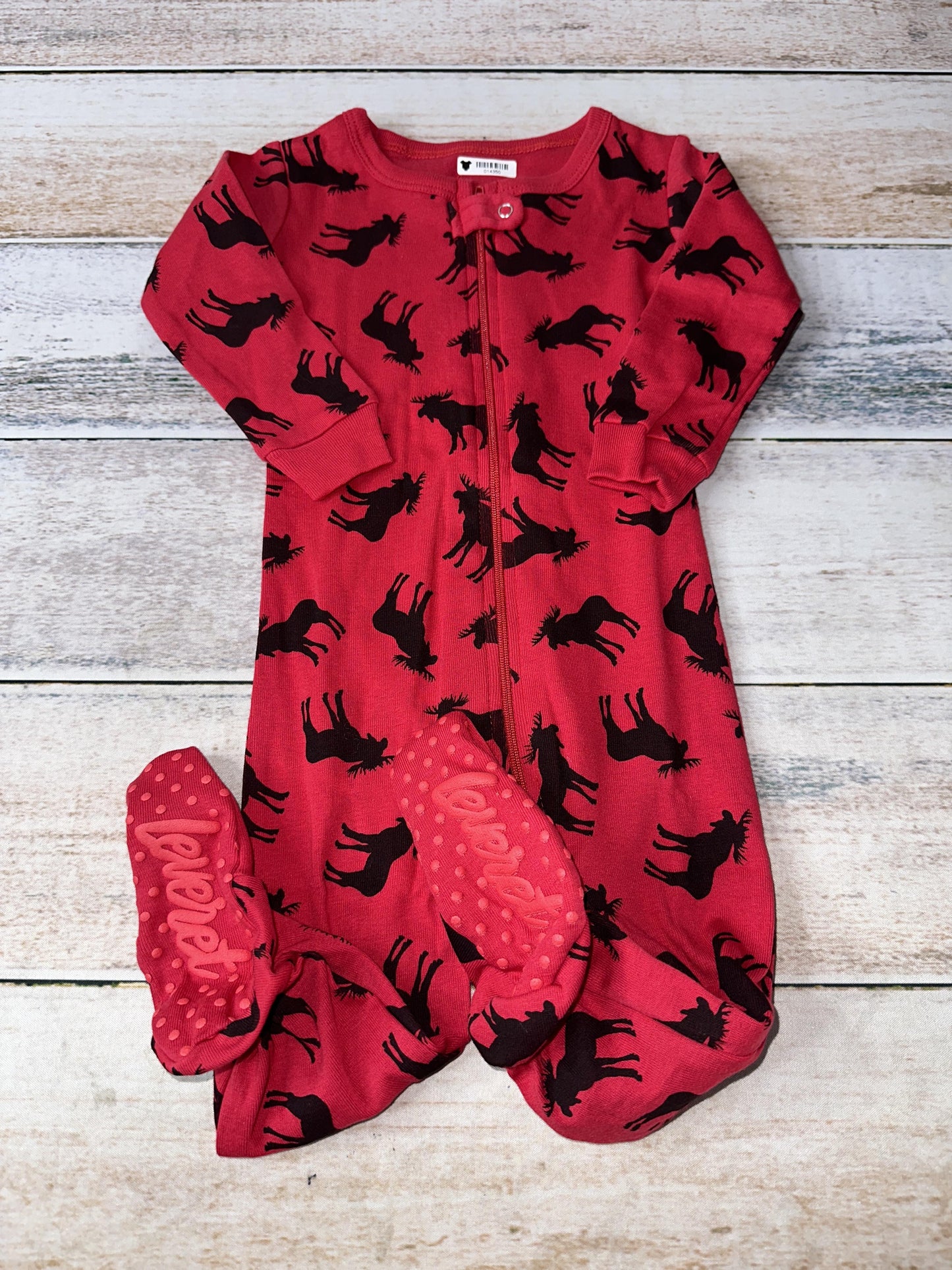 Leveret Unisex Red | Black | Holiday Pajamas Size: 6-12 months Red | Black | Holiday