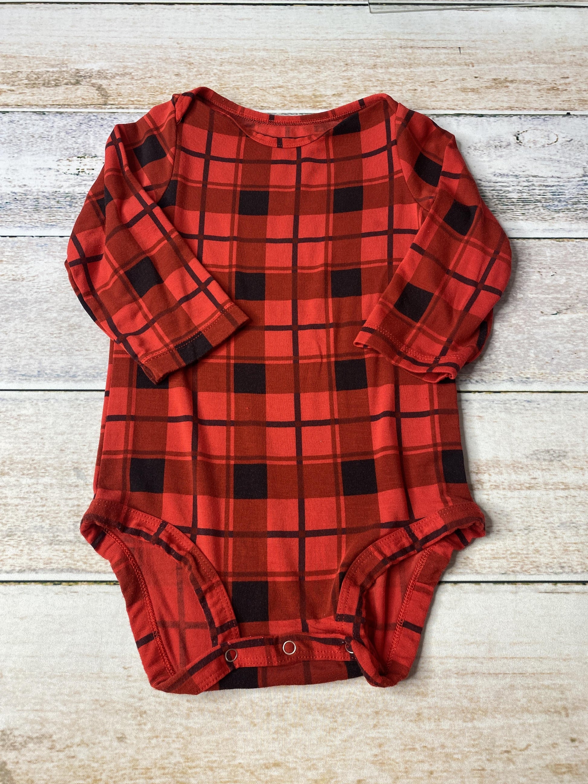 MeKids Unisex Red | Black | plaid Onesie Size: 18-24 months Red | Black | plaid