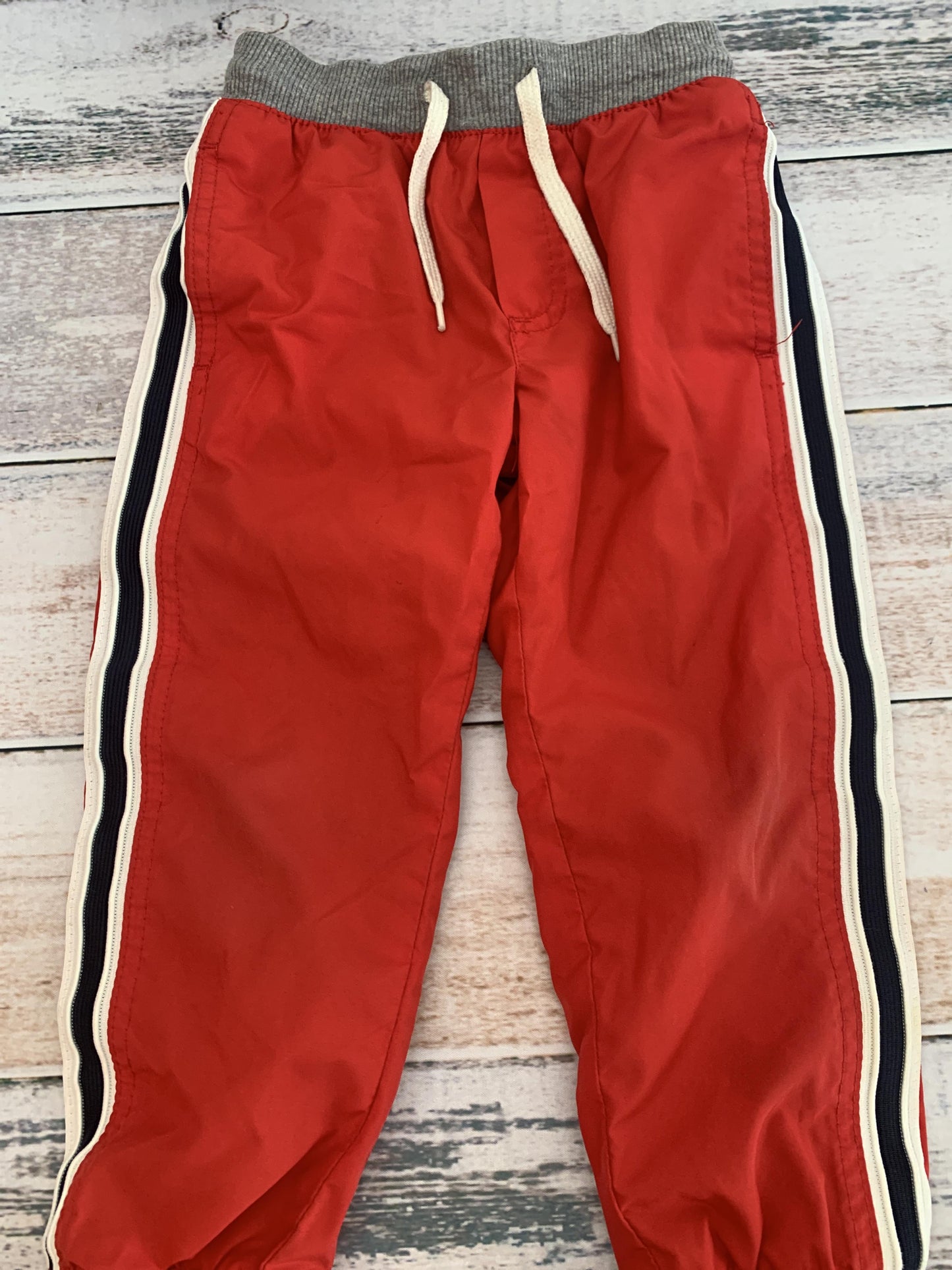 OshKosh Boys Red | Navy Blue Pants Size: 3T Red | Navy Blue