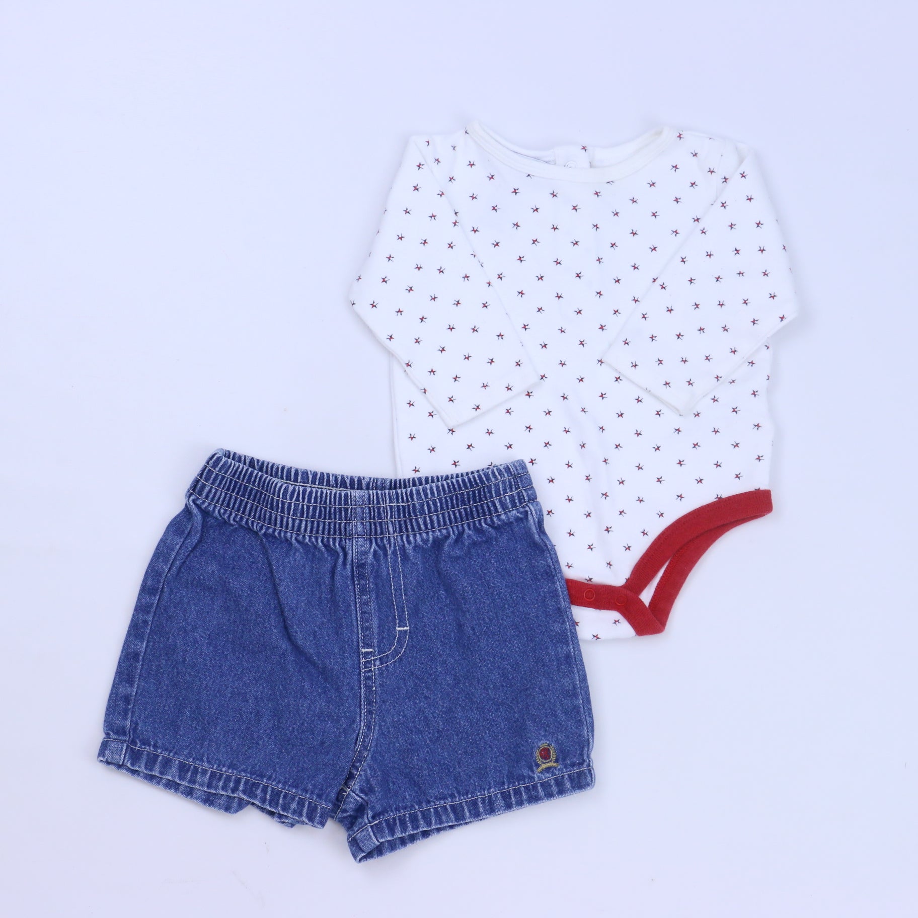 Tommy Hilfiger Unisex Red| White | Blue Apparel Sets Size: 3-6 Months Red| White | Blue