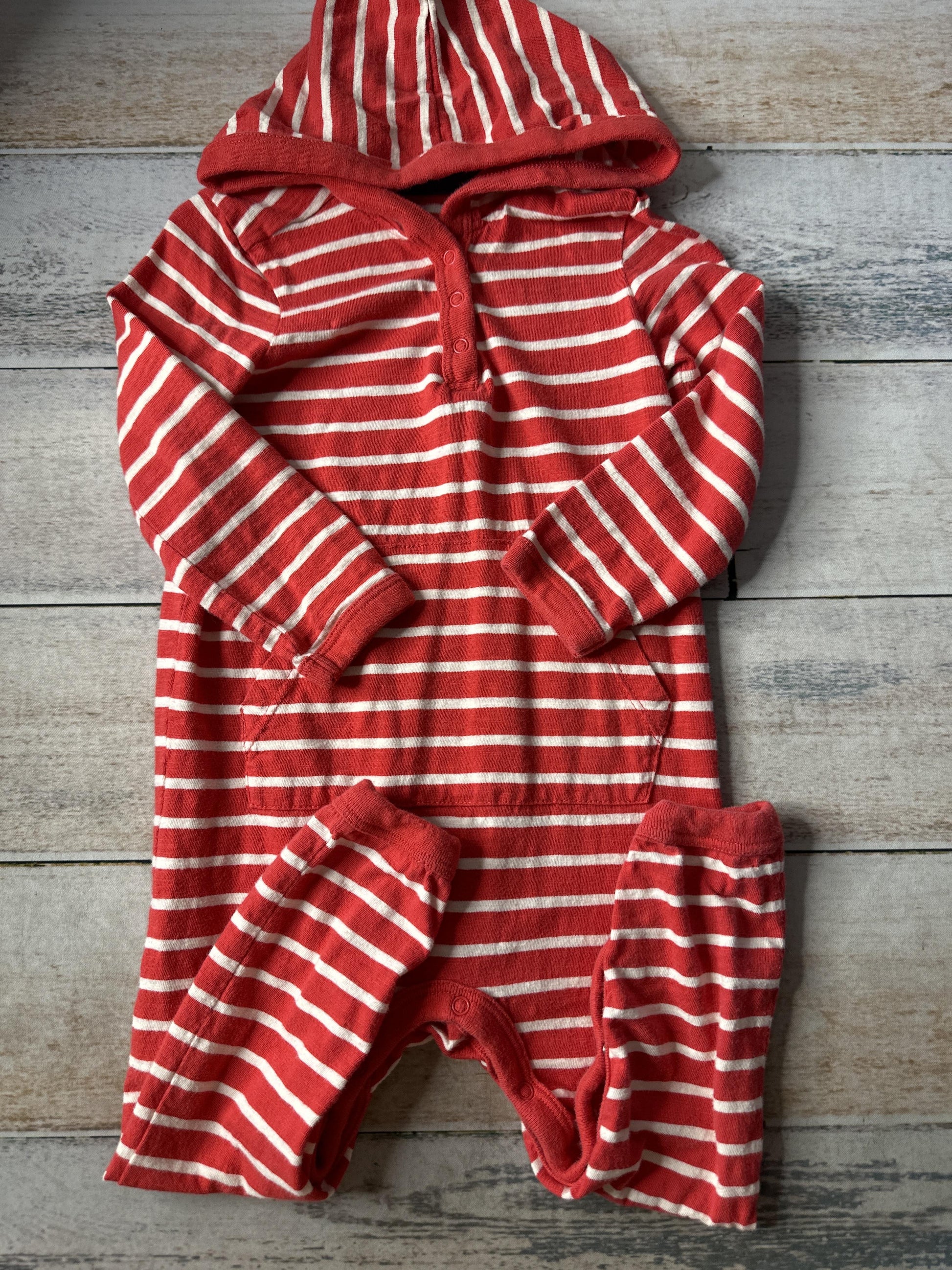 Primary Unisex Red | White Long Sleeve Outfit Size: 18-24 months Red | White