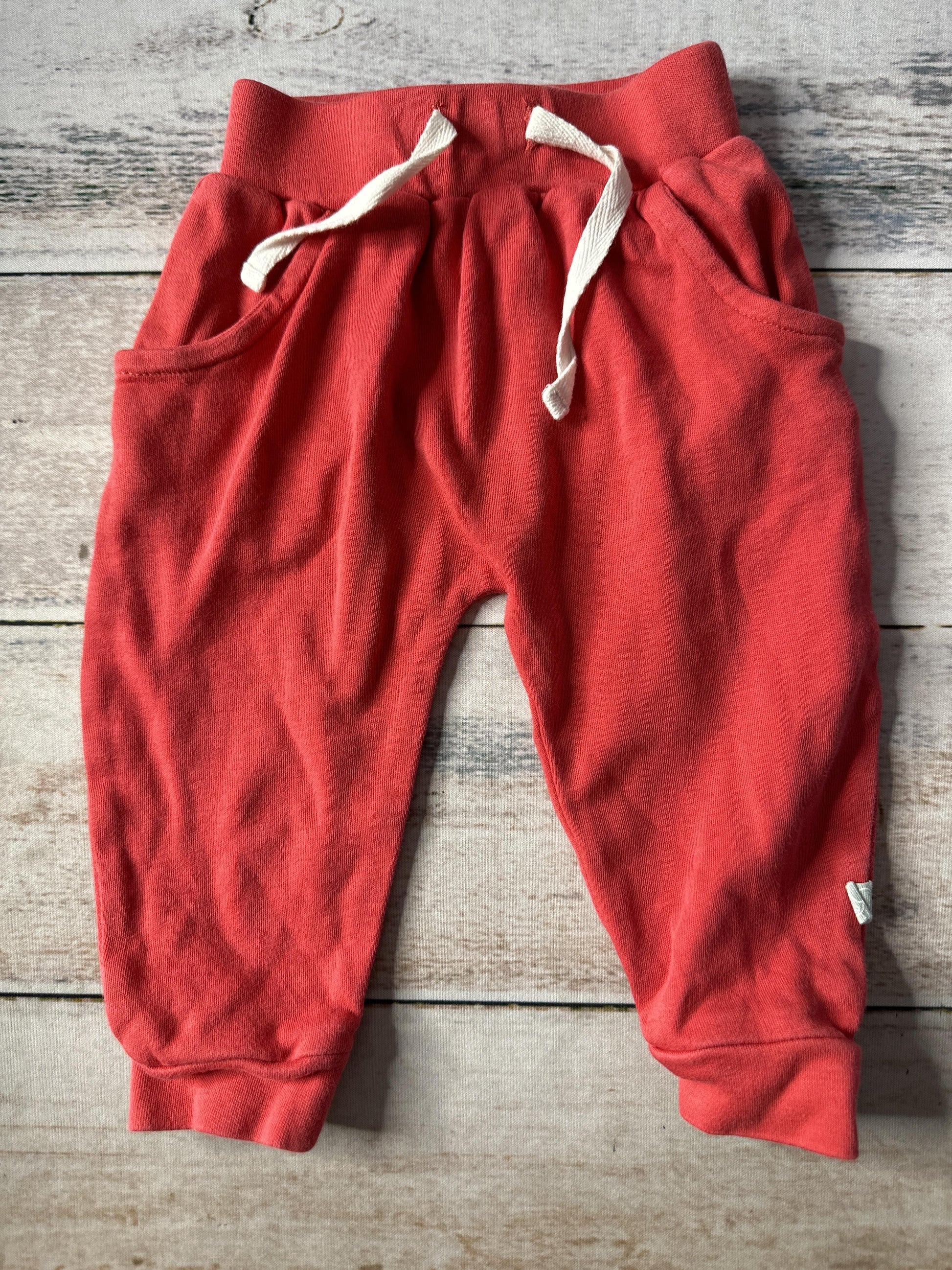 Finn + Emma Unisex Red Pants Size: 3-6 months Red