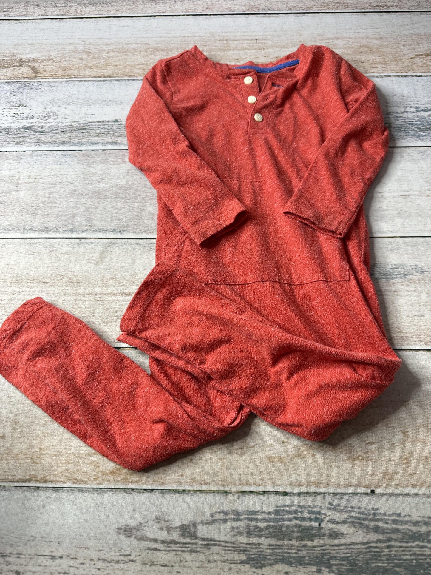 Primary Unisex Red Long Sleeve Outfit Size: 18-24 months Red
