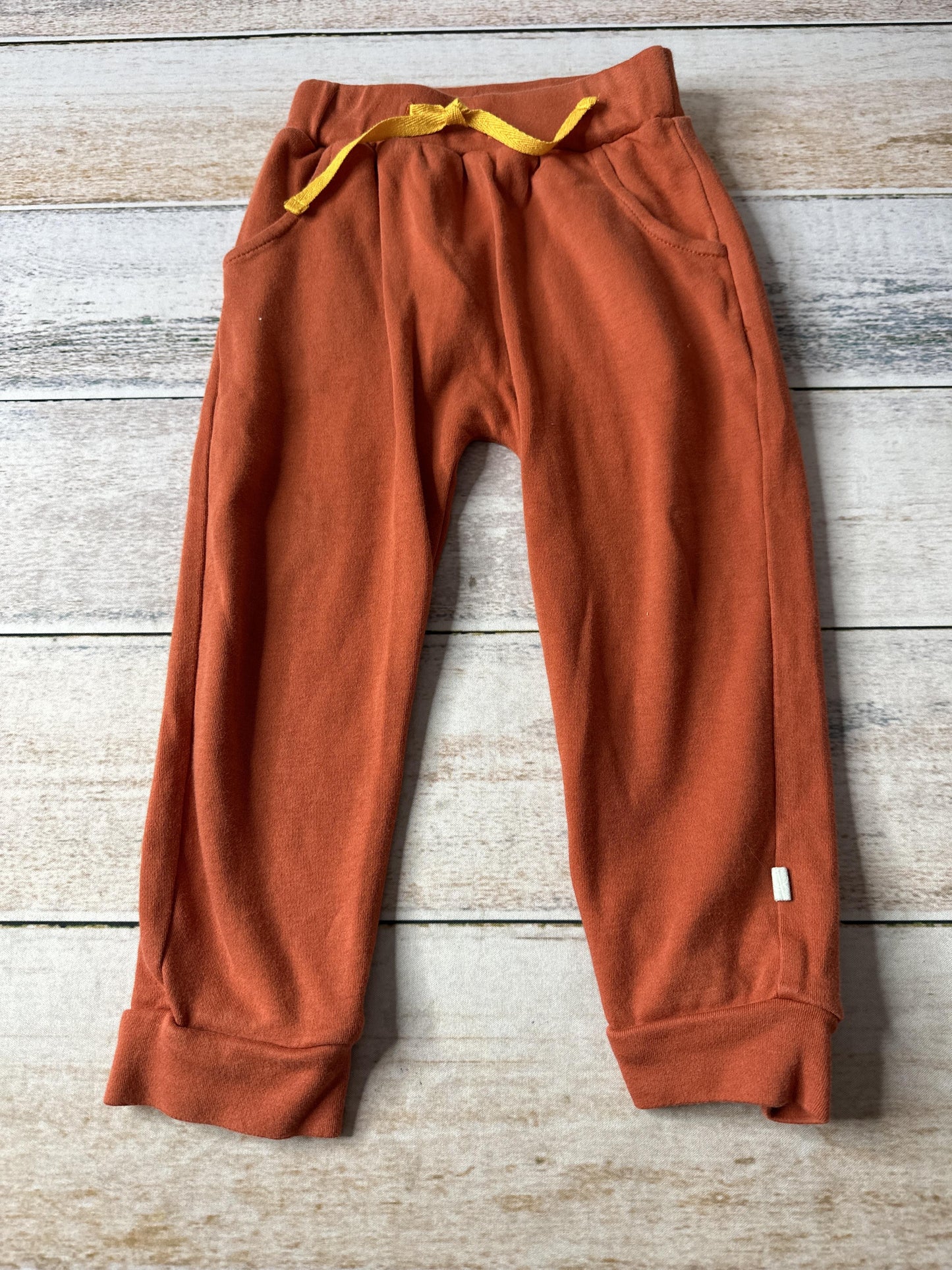 Finn + Emma Unisex Rust Pants Size: 2T Rust
