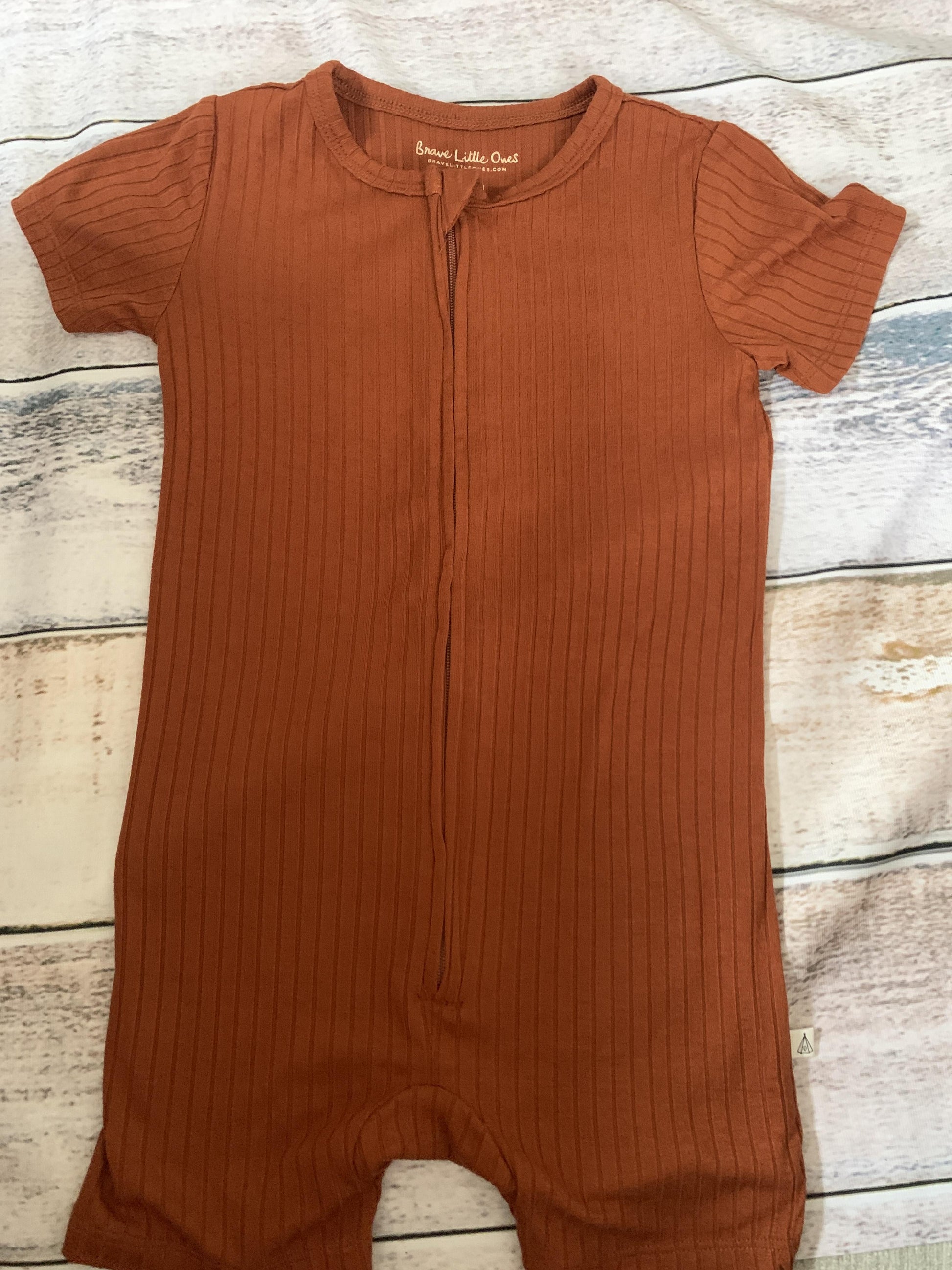 Brave Little Ones Boys Rust Romper Size: 2T Rust