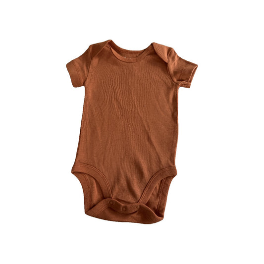 Mac and Moon Unisex Rust Onesie Size: 6 months Rust