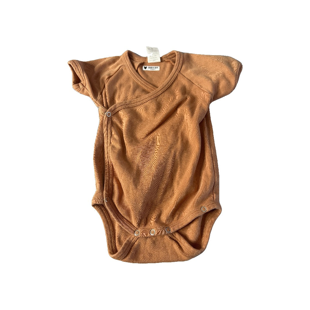 Kate Quinn Unisex Rust Onesie Size: 3-6 months Rust