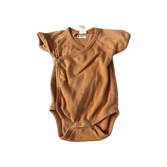 Kate Quinn Unisex Rust Onesie Size: 3-6 months Rust