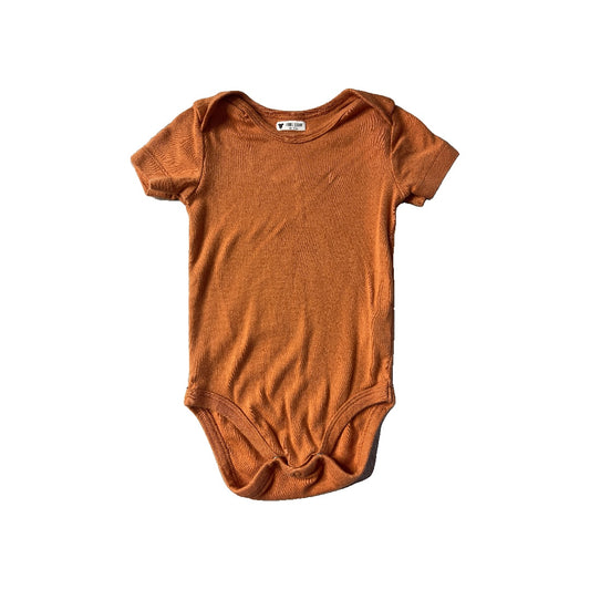 Mac and Moon Unisex Rust Onesie Size: 18 months Rust