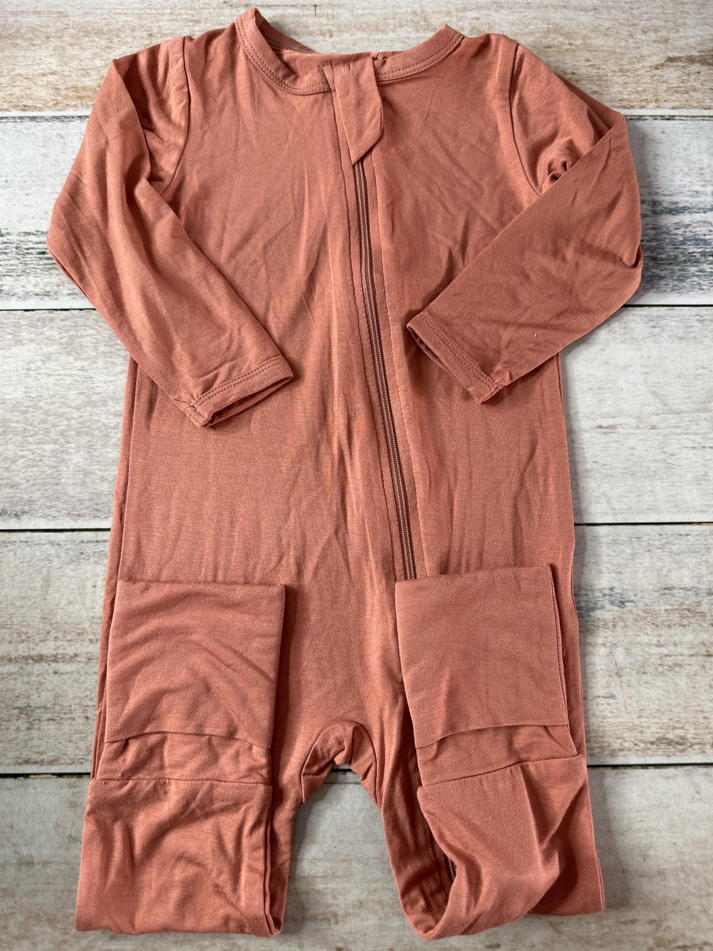 Little Organic co Unisex Rust Pajamas Size: 12-18 months Rust