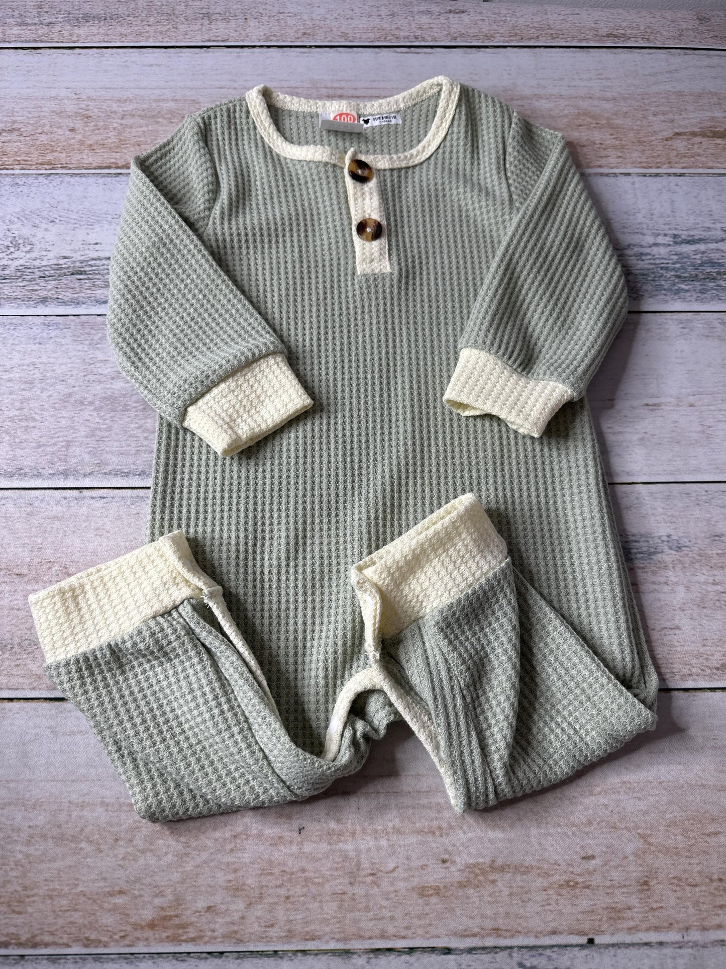 Mama Siesta Unisex Sage Long Sleeve Outfit Size: 18-24 months Sage