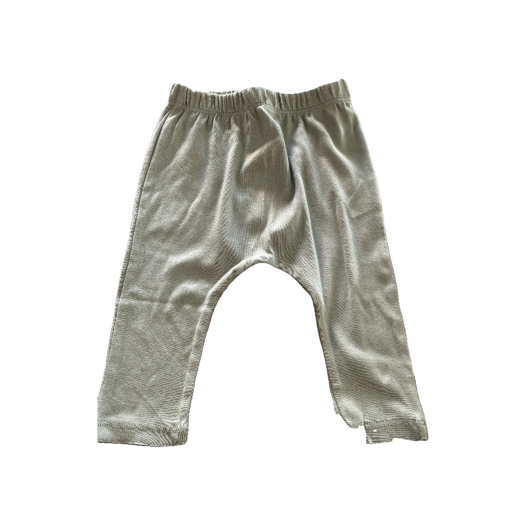 Honest co Unisex Sage Pants Size: 3-6 months Sage