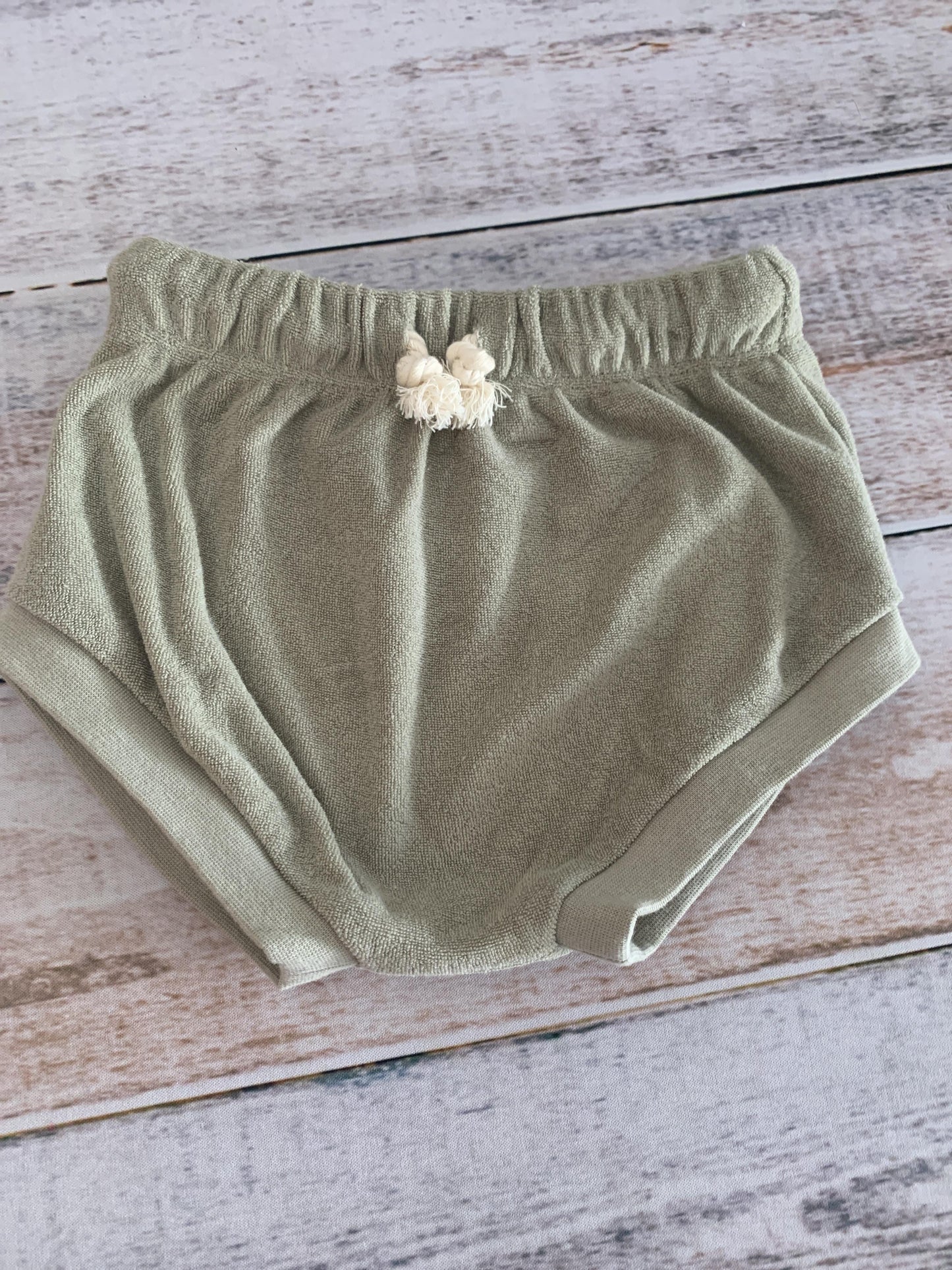 Q by Quincy Mae Unisex Sage Shorts Size: 6-12 months Sage