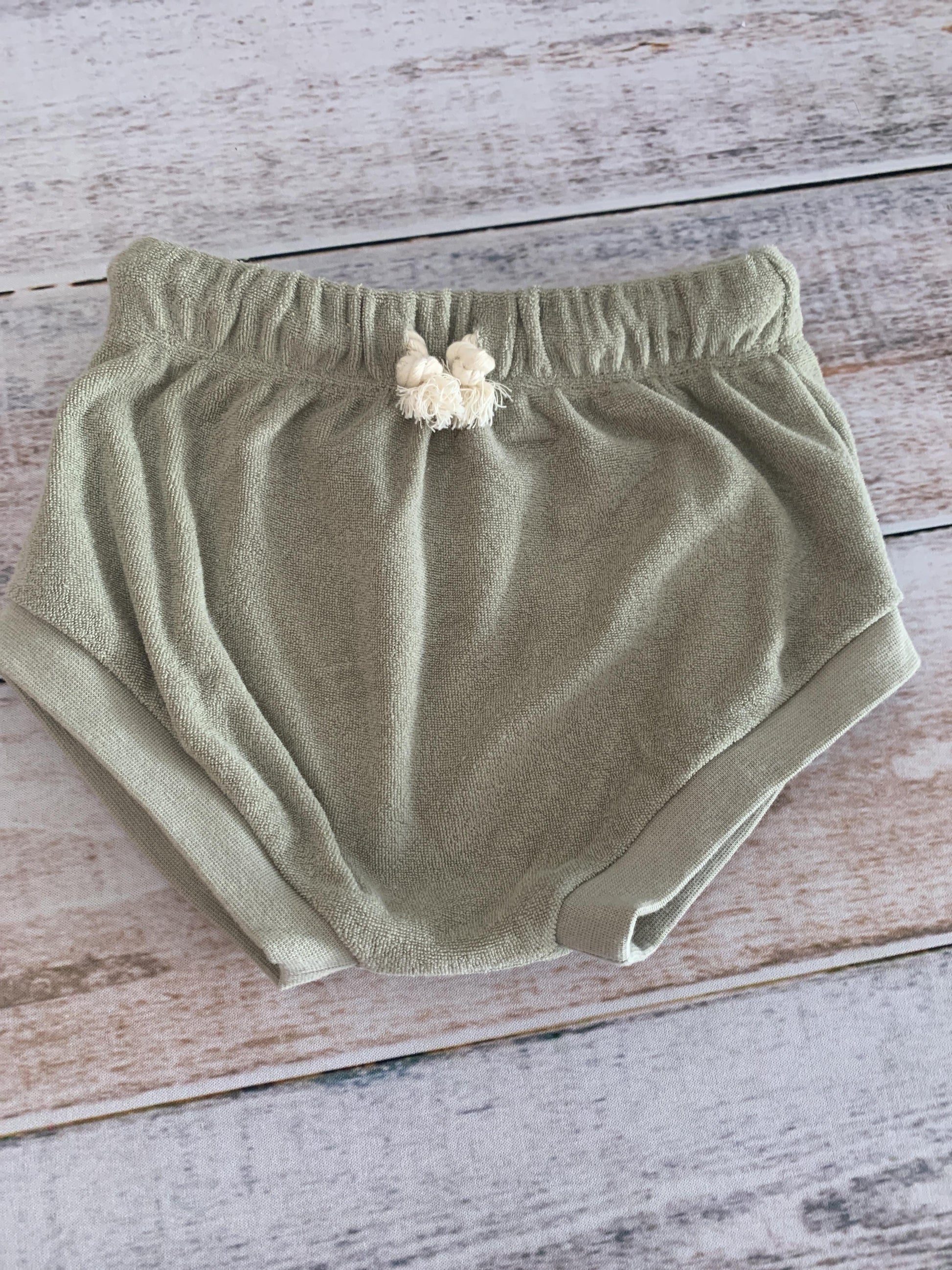 Q by Quincy Mae Unisex Sage Shorts Size: 6-12 months Sage