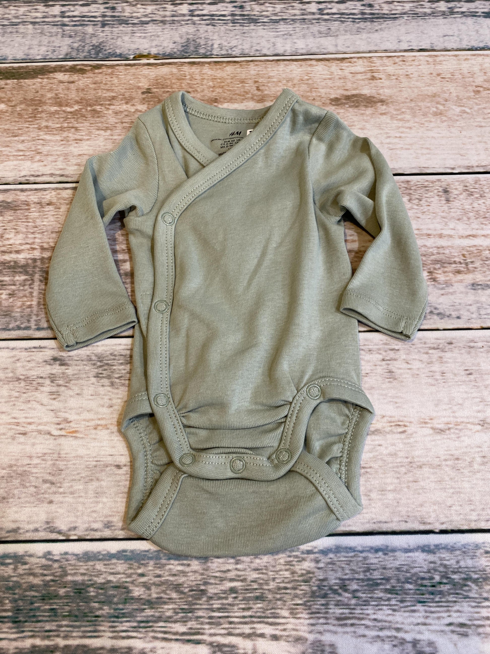 H&M Unisex Sage Onesie Size: Preemie Sage