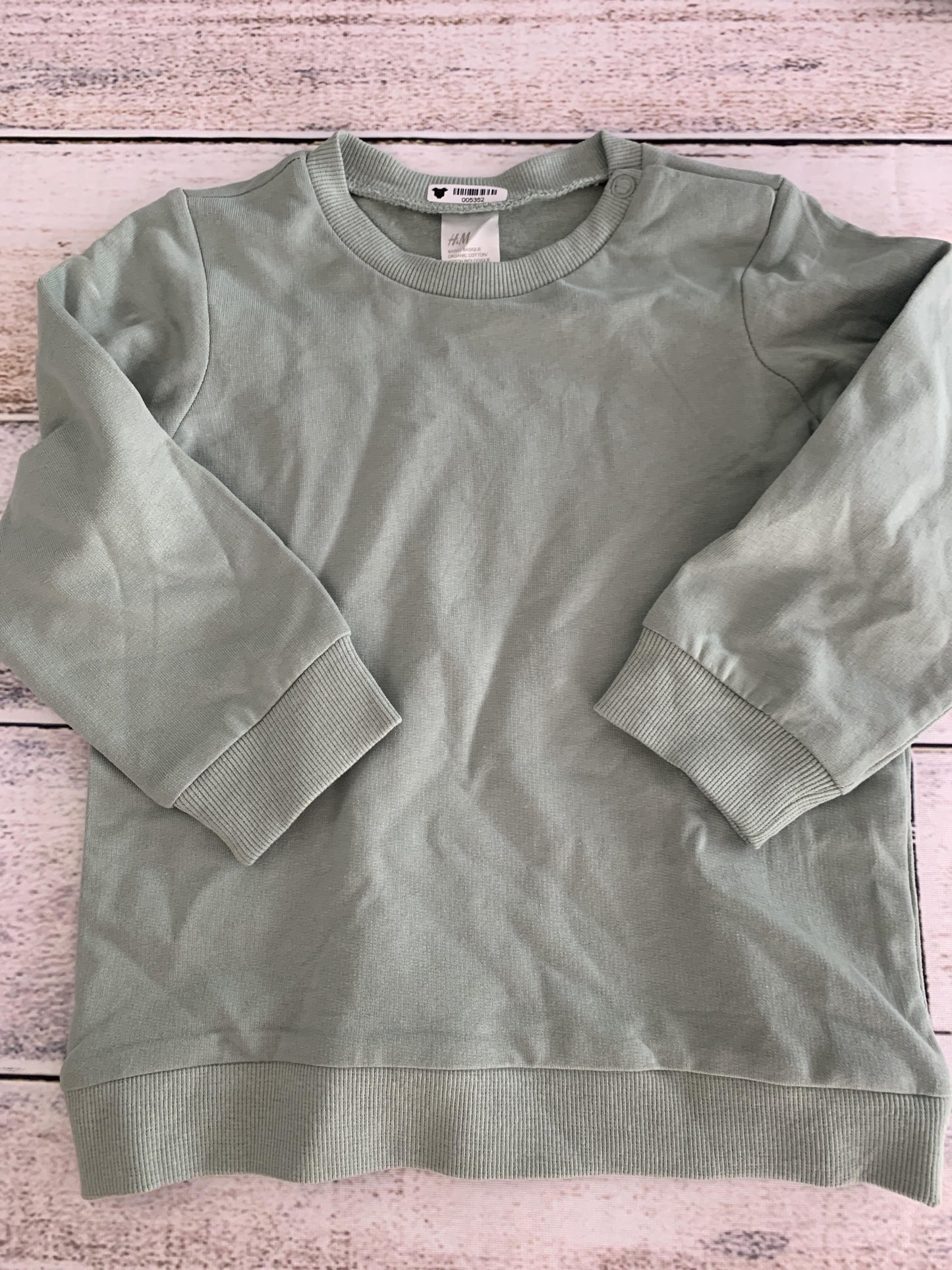 H&M Unisex Sage Sweatshirt Size: 18 months Sage