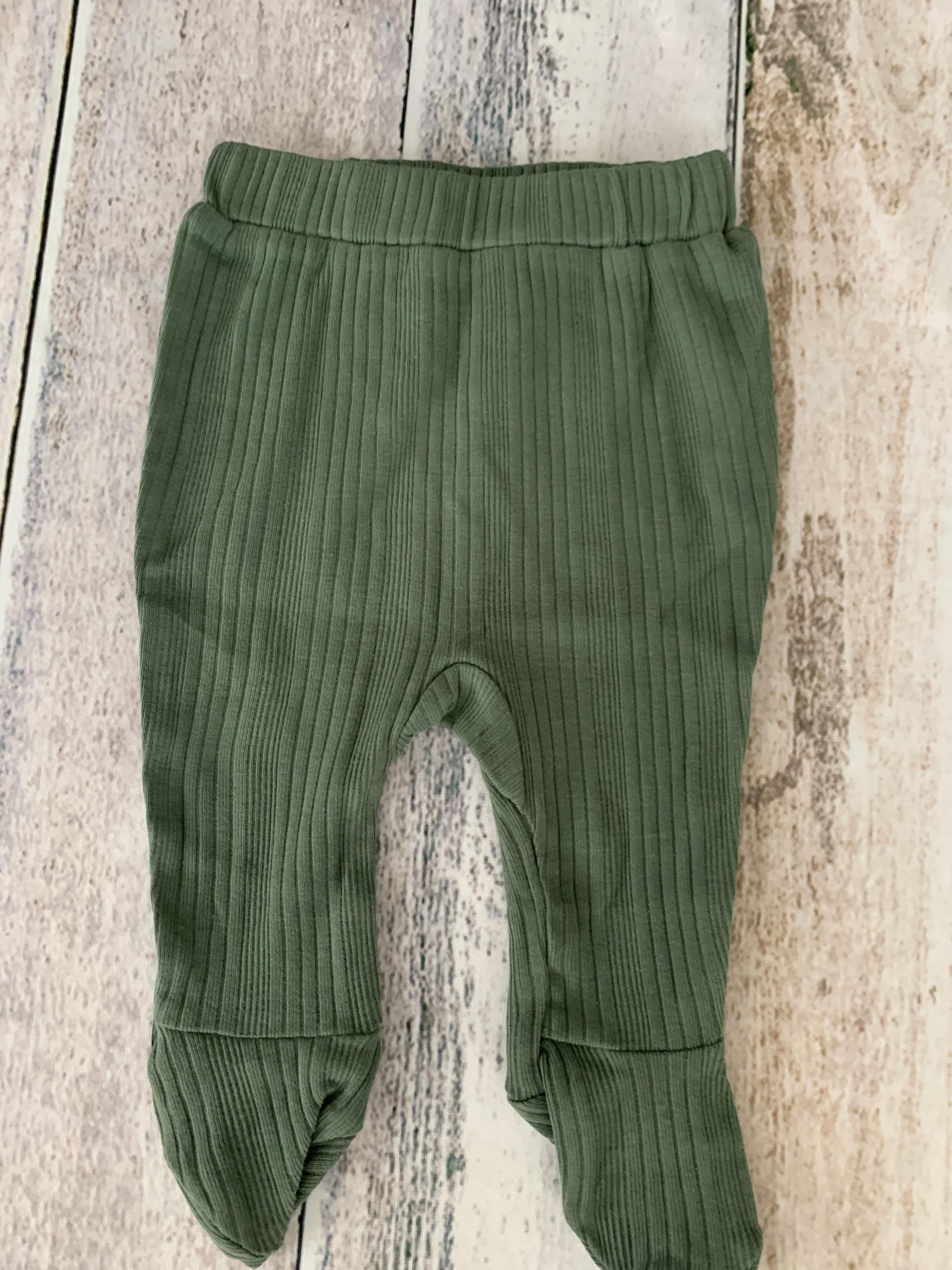 Kate Quinn Boys Sage Pants Size: 0-3 months Sage