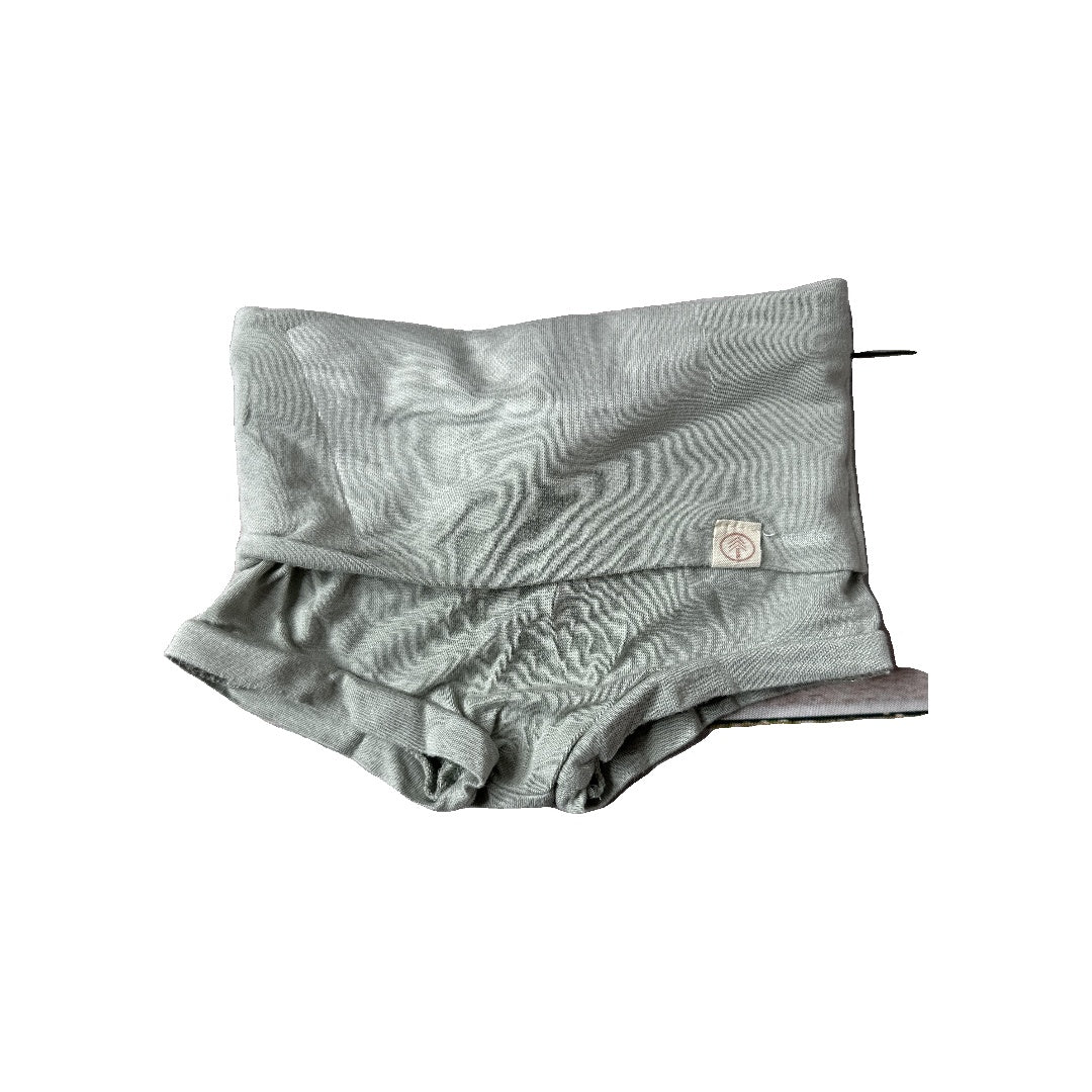 Tenth + Pine Girls Sage Shorts Size: 12-18 months Sage