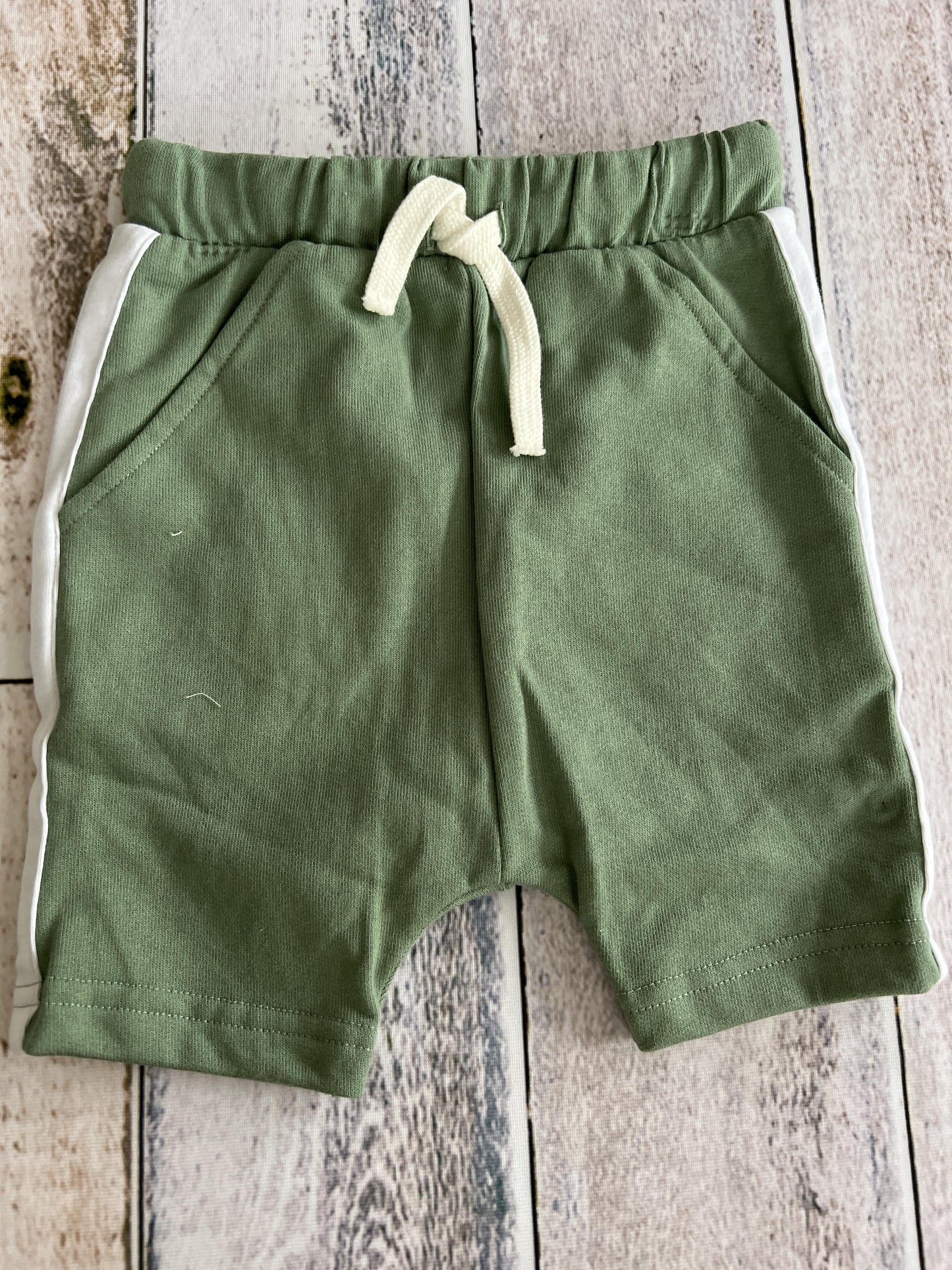 Lamaze Unisex Sage Shorts Size: 24 months Sage