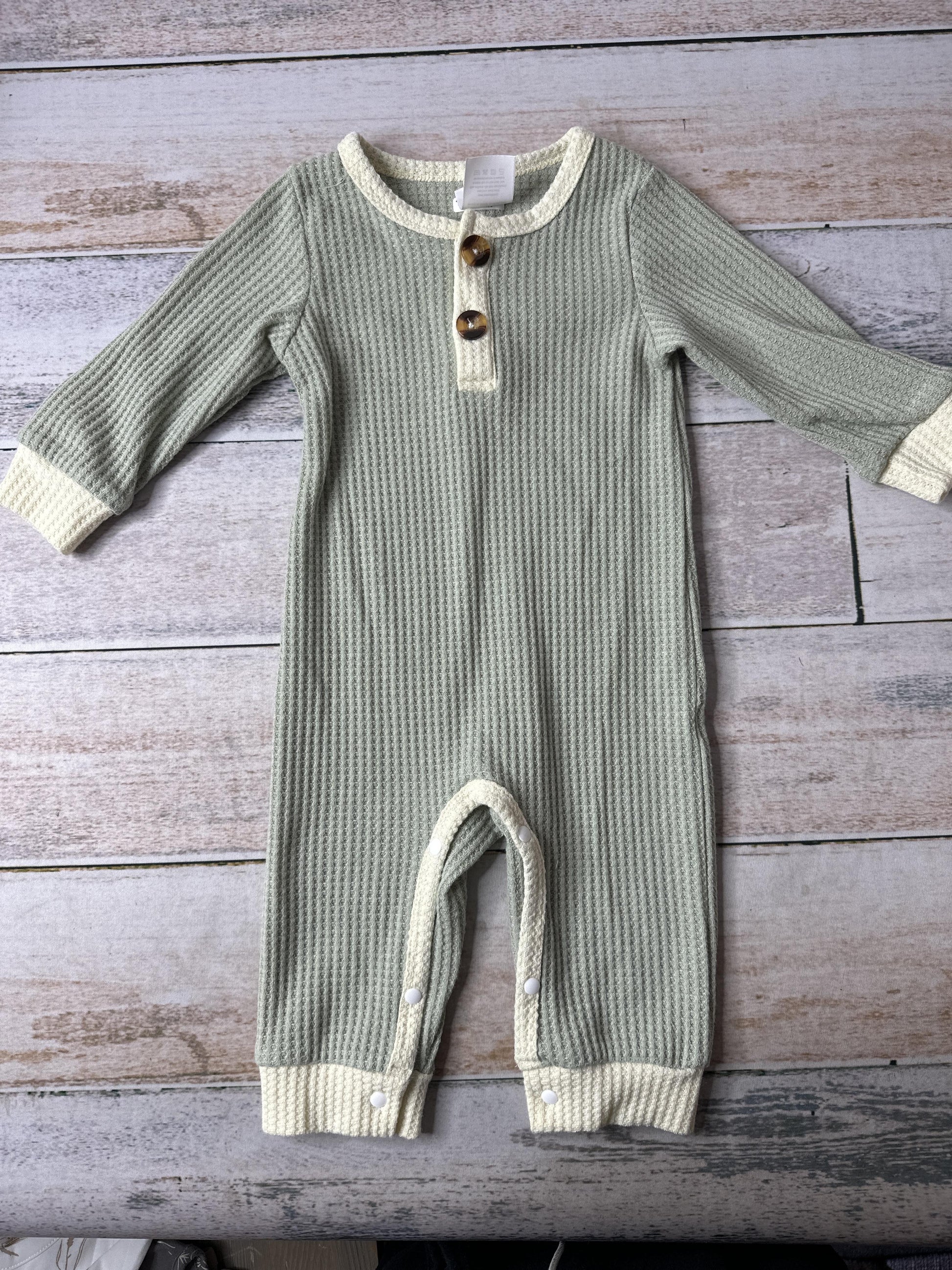 Mama Siesta Unisex Sage Long Sleeve Outfit Size: 12-18 months Sage