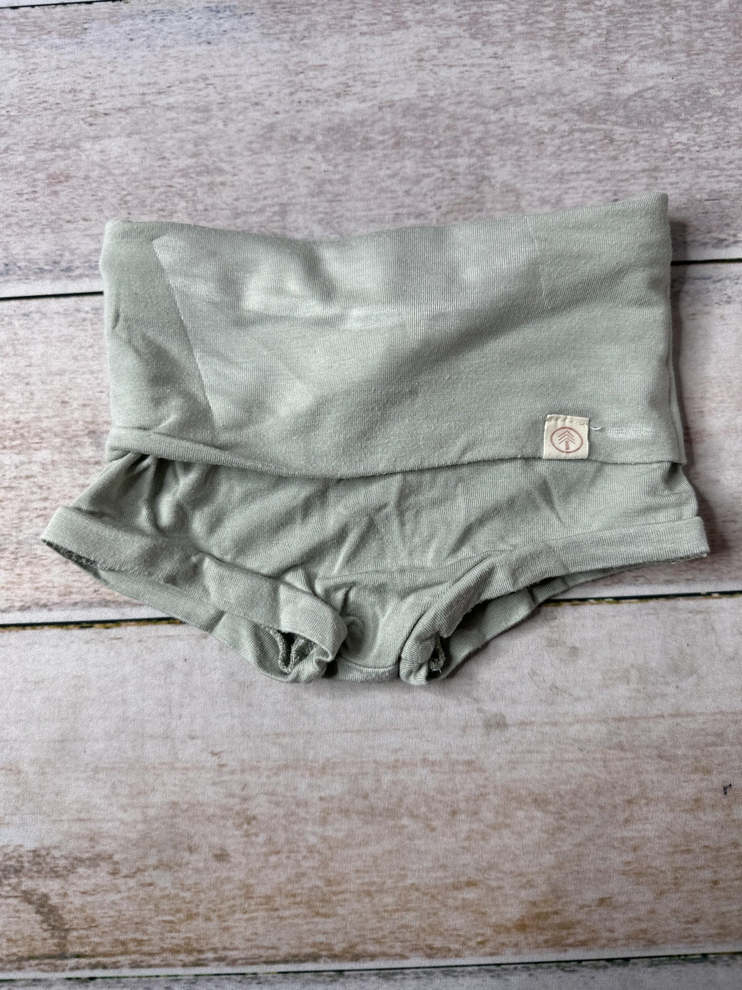 Tenth + Pine Girls Sage Shorts Size: 12-18 months Sage