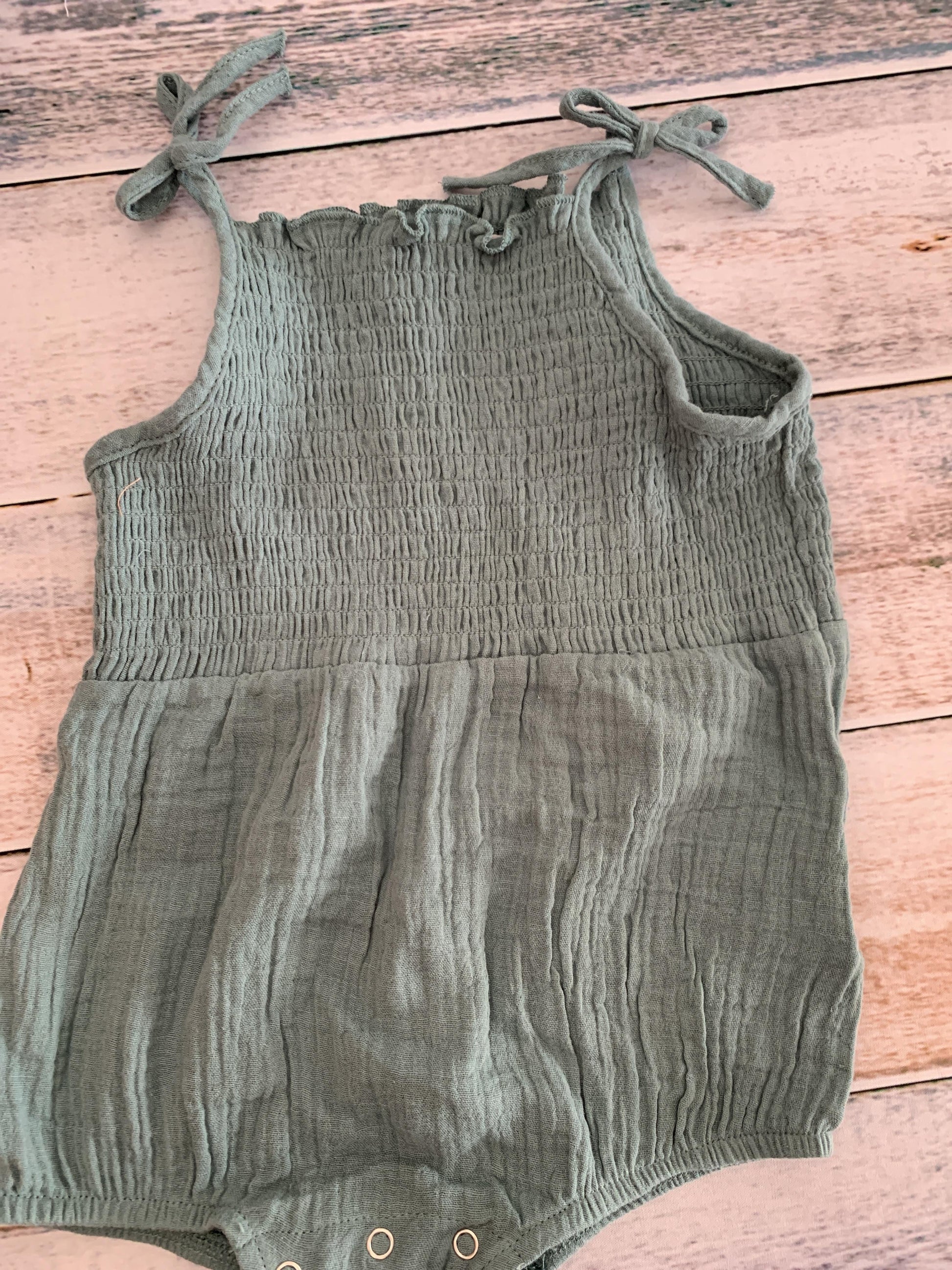 Grayson mini Girls Sage Romper Size: 12M Sage
