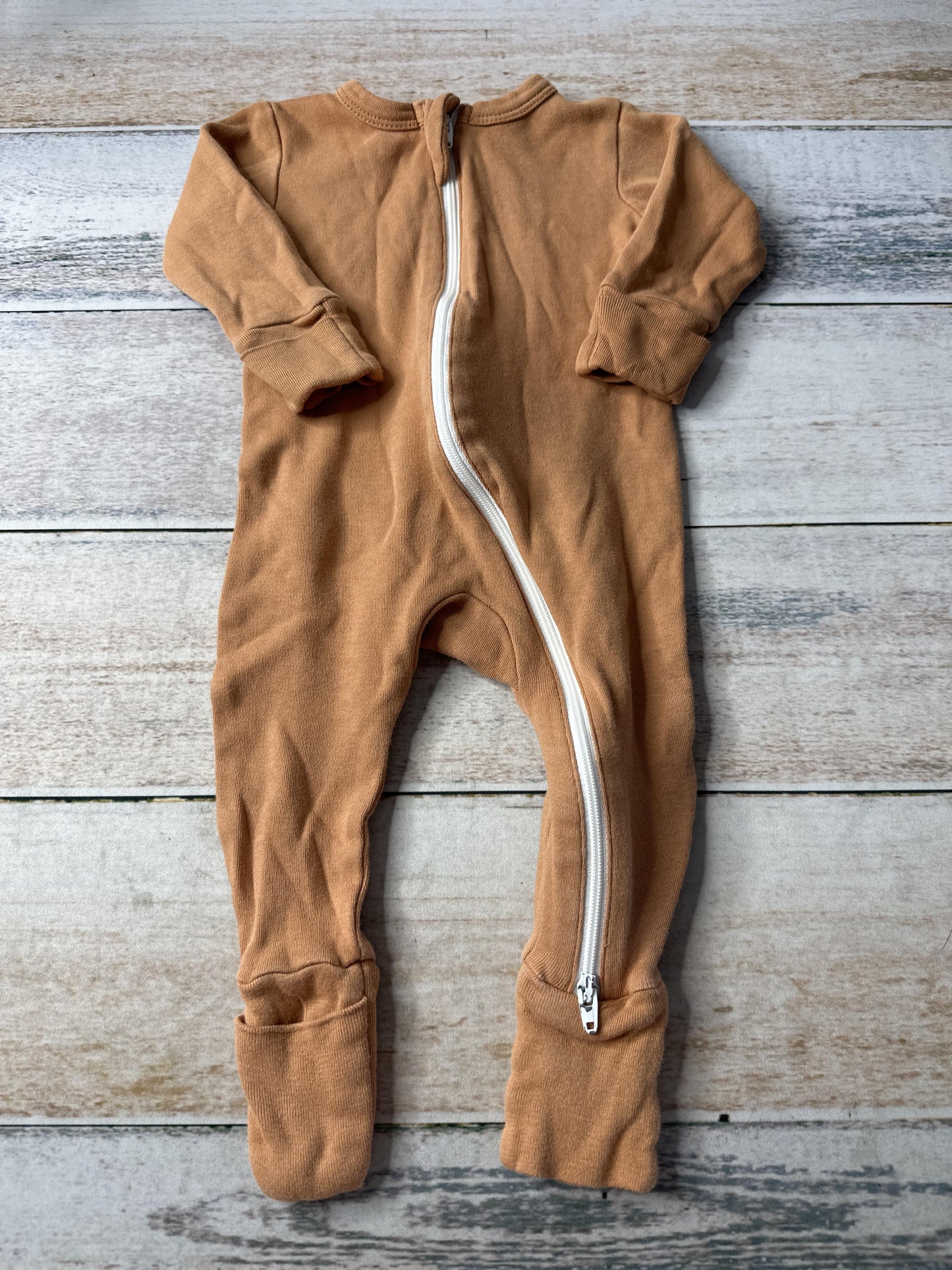 Parade Unisex salmon Pajamas Size: 3-6 months salmon
