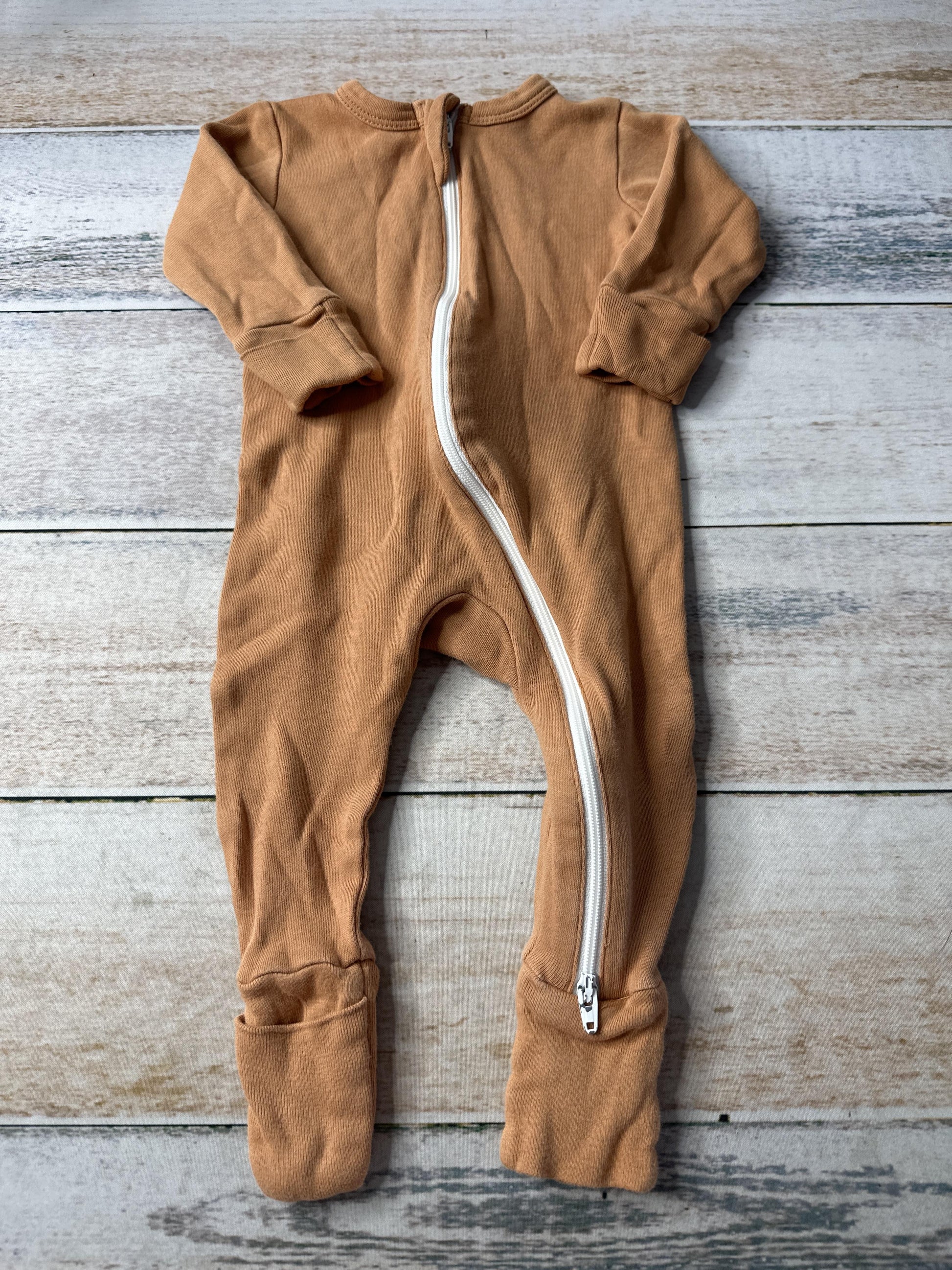 Parade Unisex salmon Pajamas Size: 3-6 months salmon