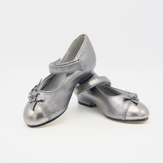 Jumping Jacks Girls Silver | Gray Shoes Size: 5.5 Toddler Silver | Gray