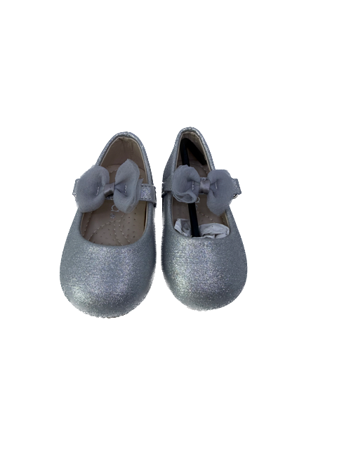 Zula Girls Silver Shoes Size: 2 Infant Silver