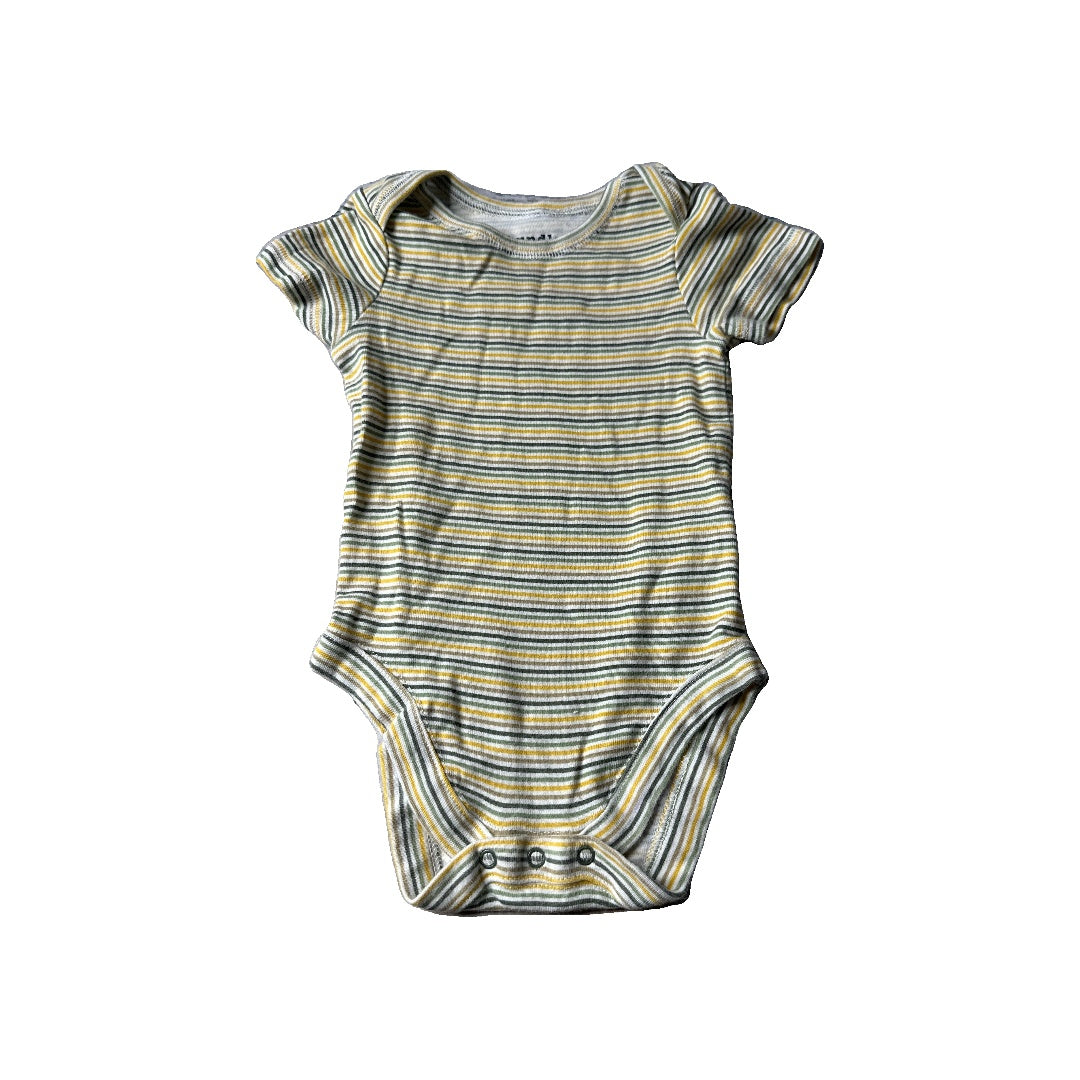 Bundles Unisex Striped Onesie Size: 9-12 Months Striped