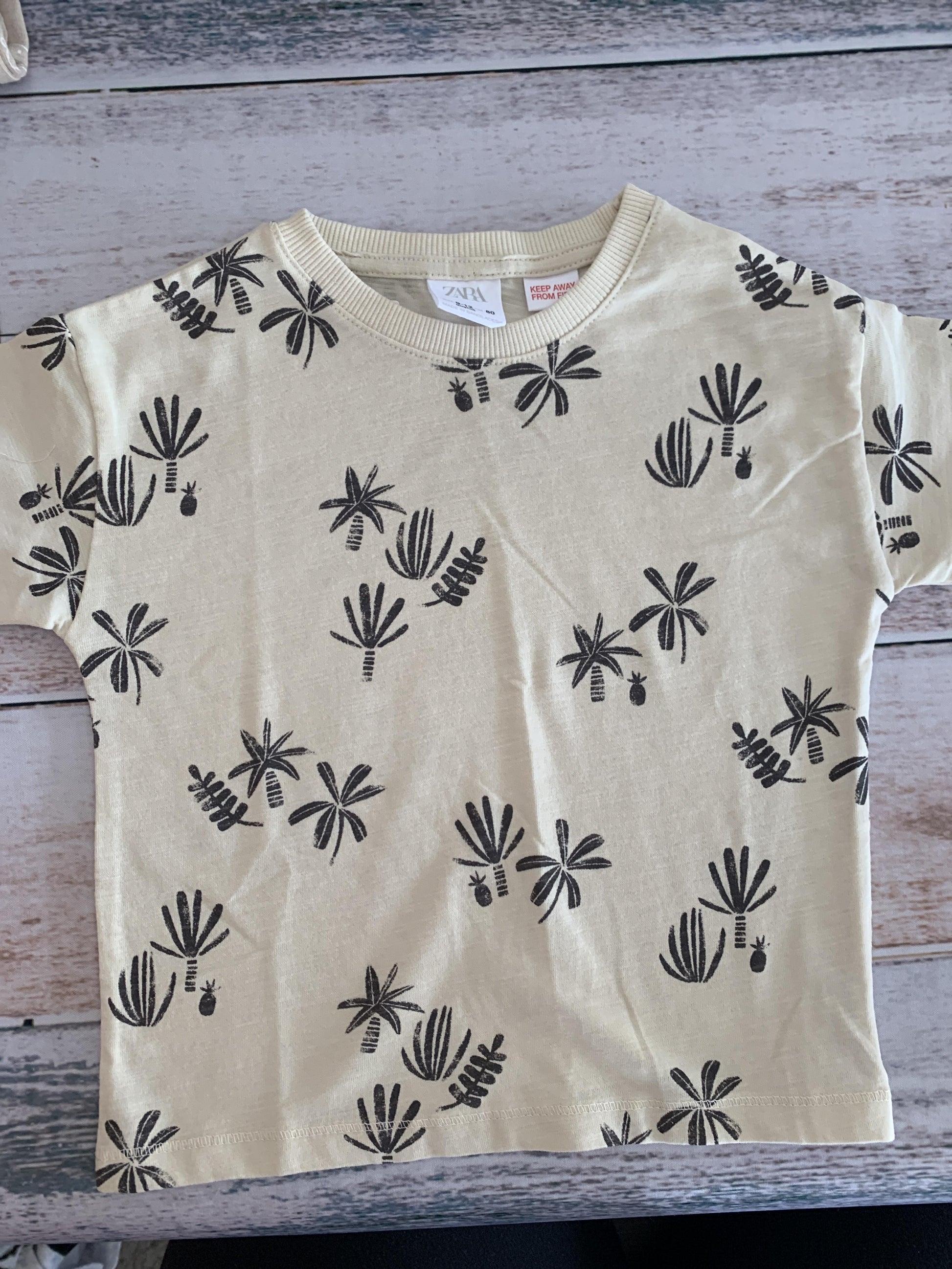 Zara Boys Tan | Black | Pattern T-Shirt Size: 9-12 Months Tan | Black | Pattern