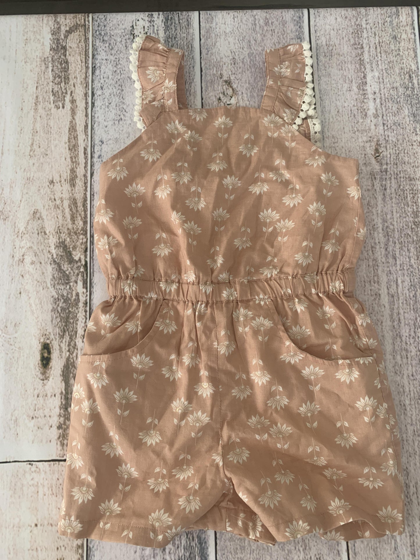 Rachel Zoe Girls Tan | cream | Flowers Romper Size: 2T Tan | cream | Flowers