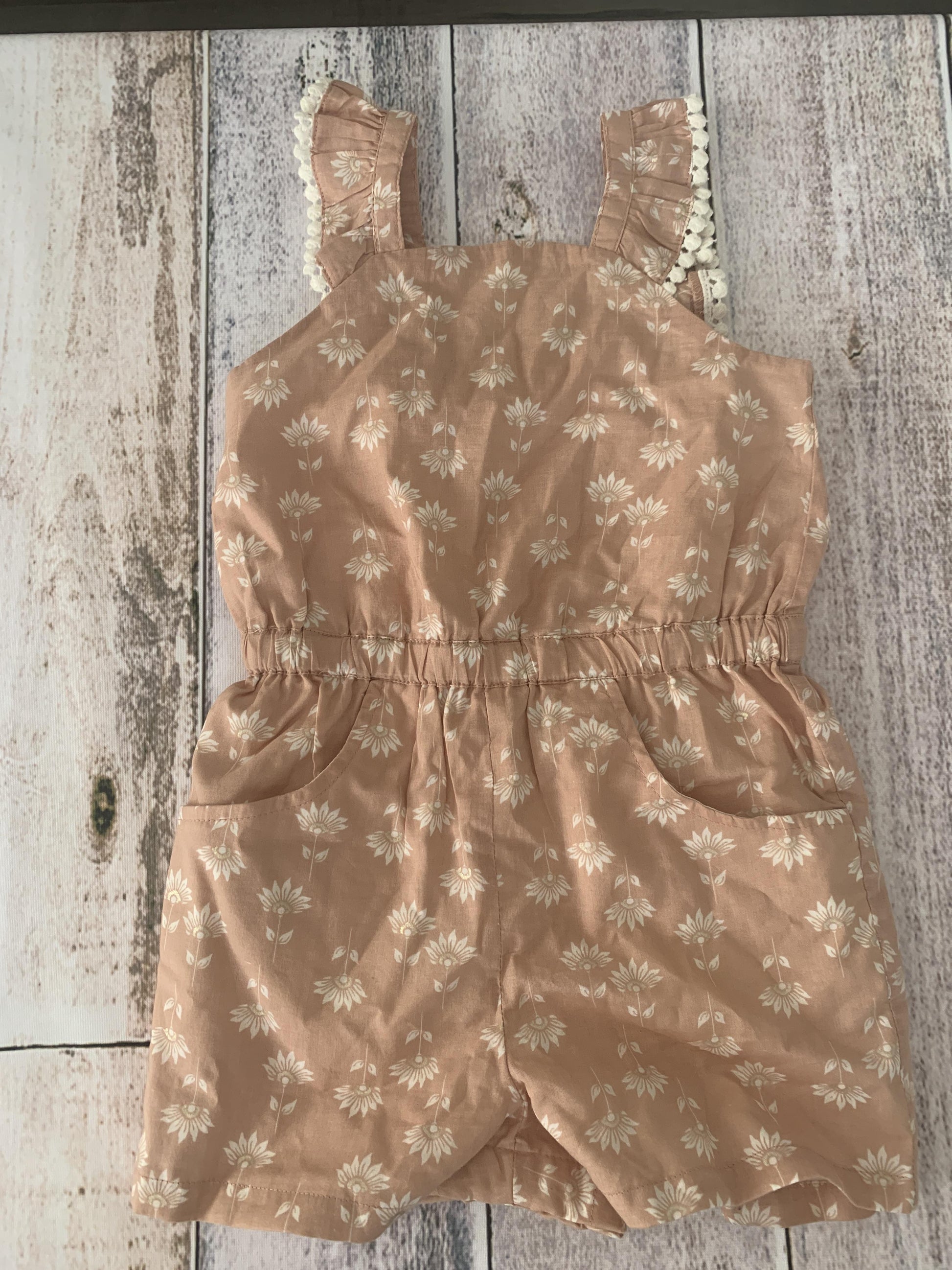 Rachel Zoe Girls Tan | cream | Flowers Romper Size: 2T Tan | cream | Flowers