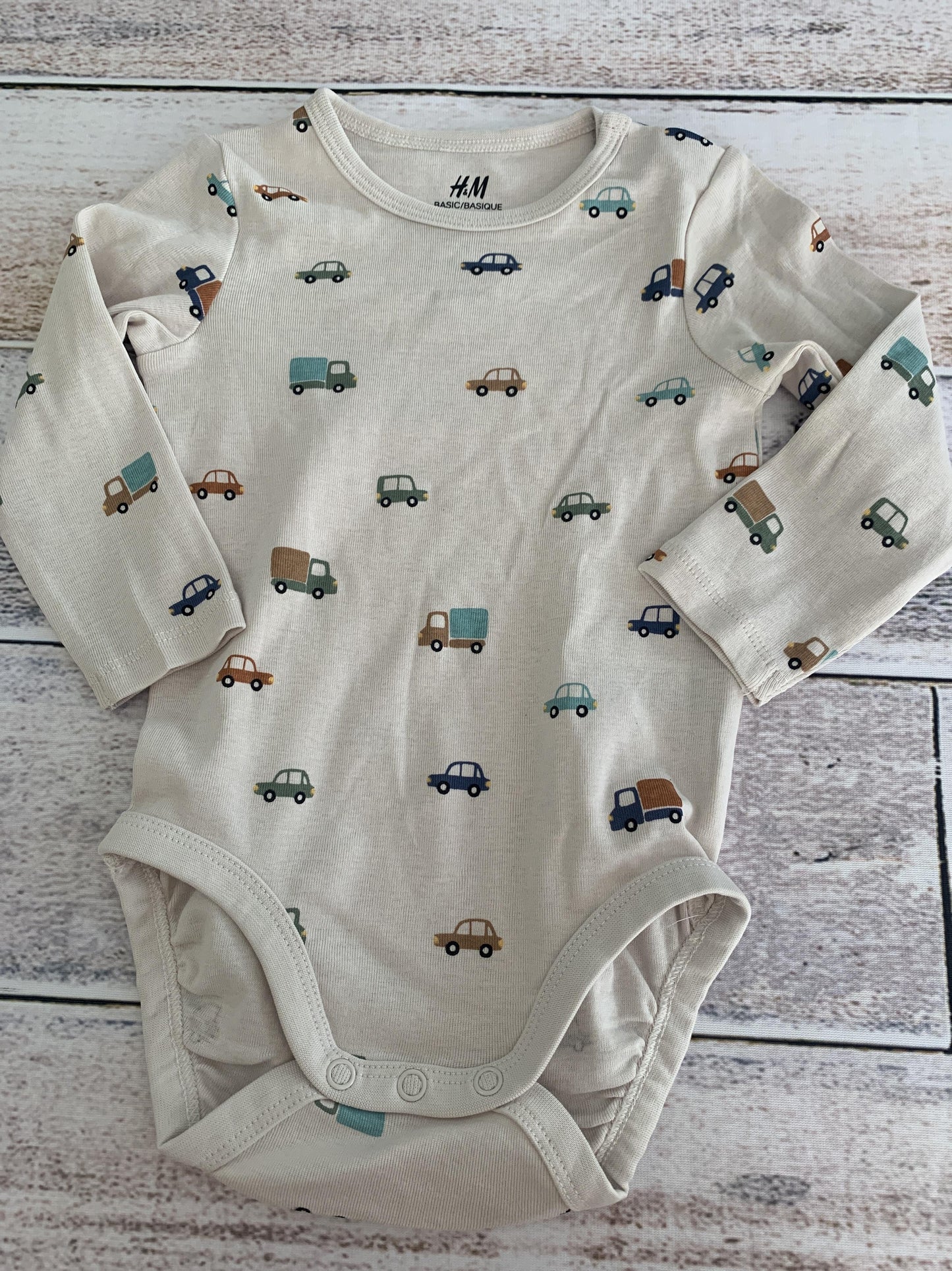 H&M Boys Tan | Pattern Onesie Size: 9 months Tan | Pattern