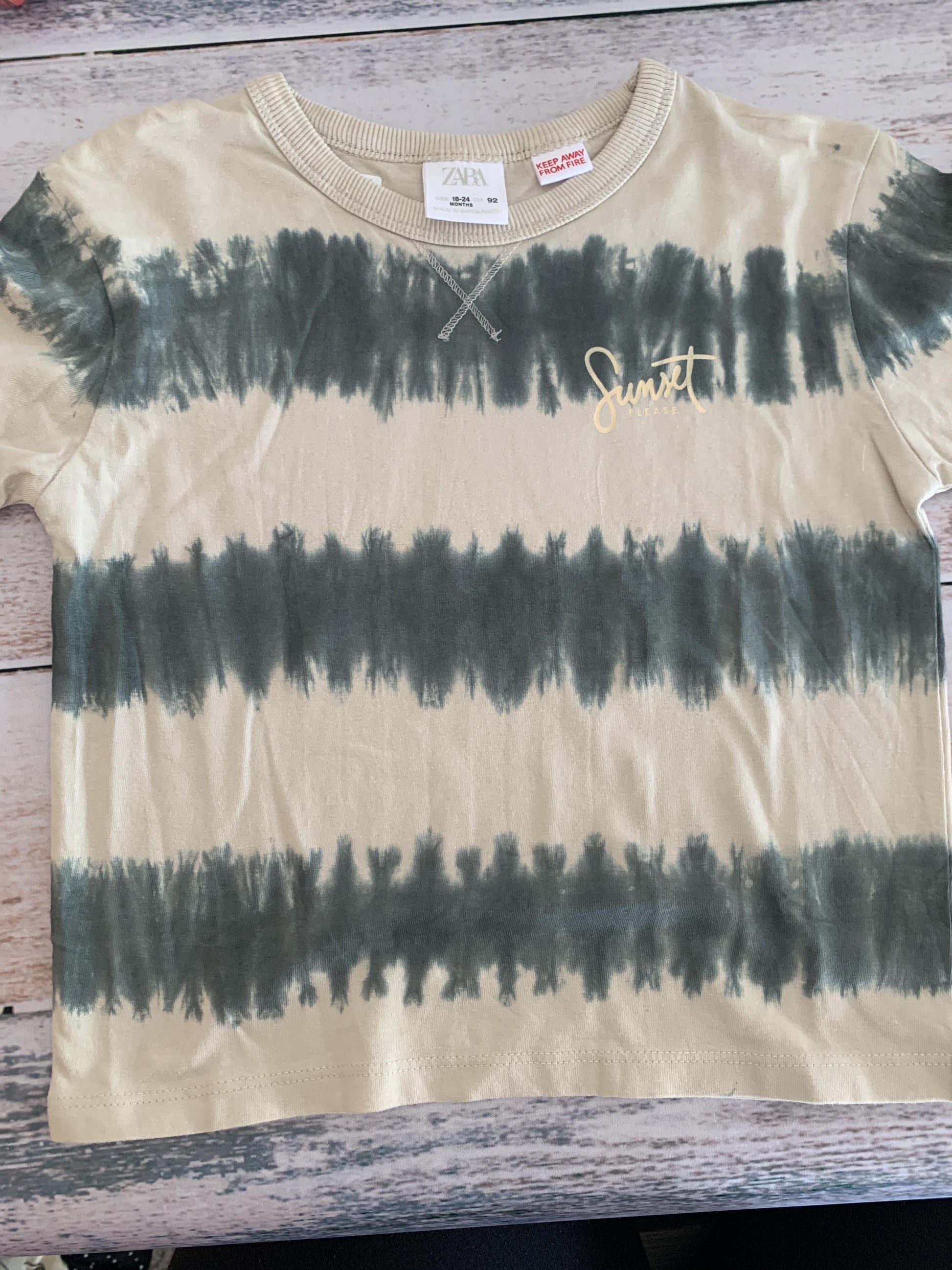 Zara Boys Tan | Sage T-Shirt Size: 18-24 months Tan | Sage