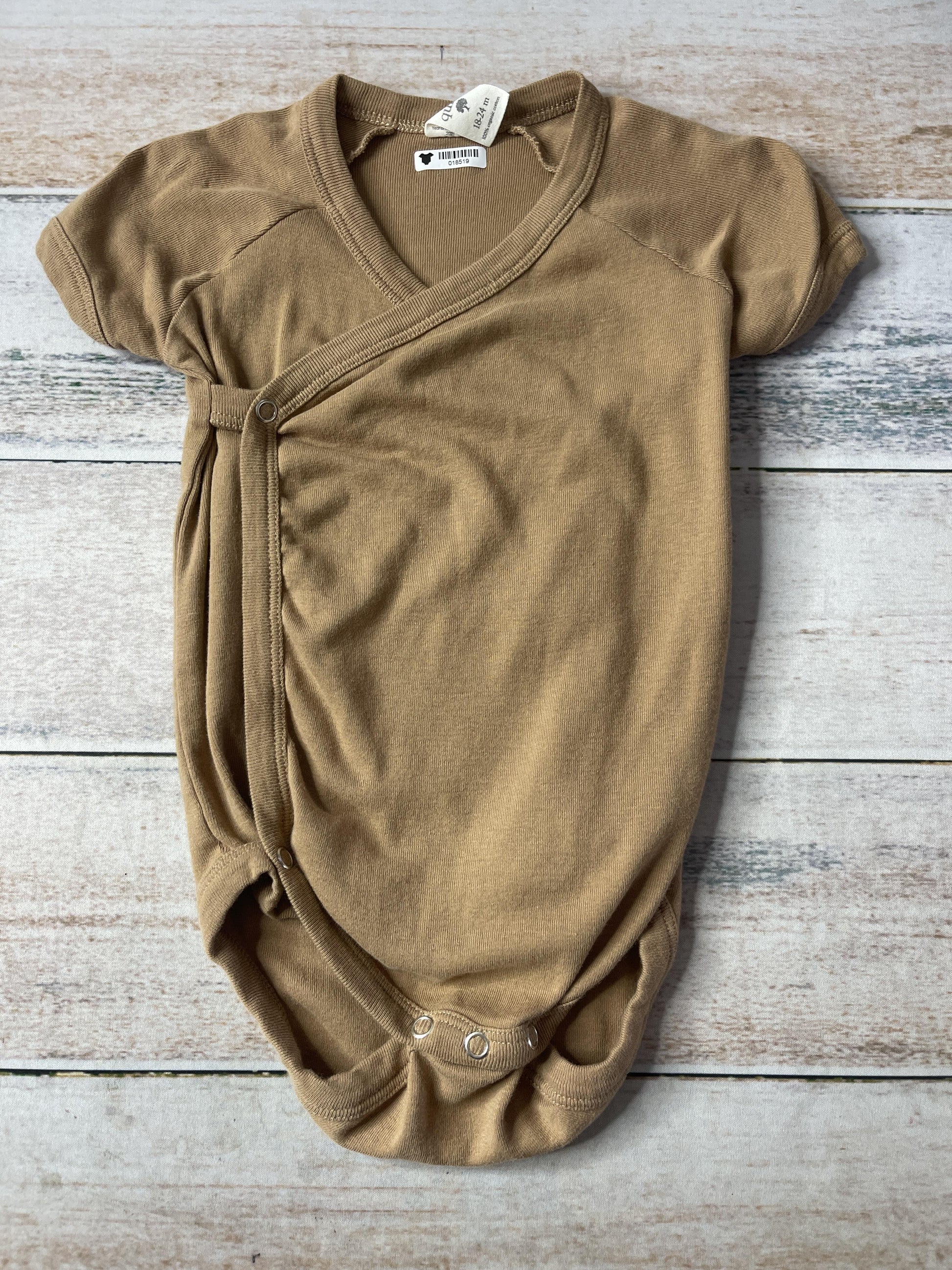 Kate Quinn Unisex Tan Onesie Size: 18-24 months Tan