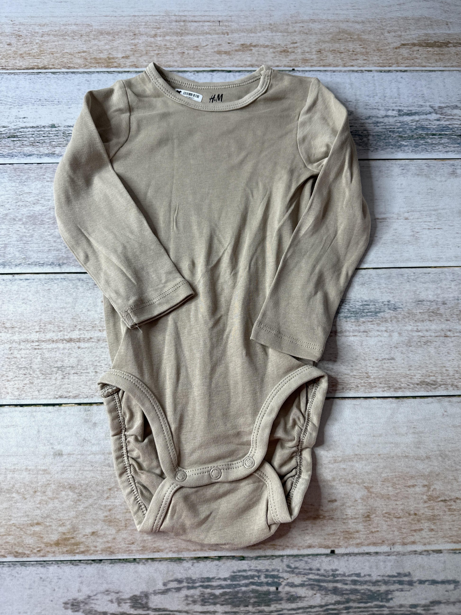 H&M Unisex Tan Onesie Size: 18 months Tan